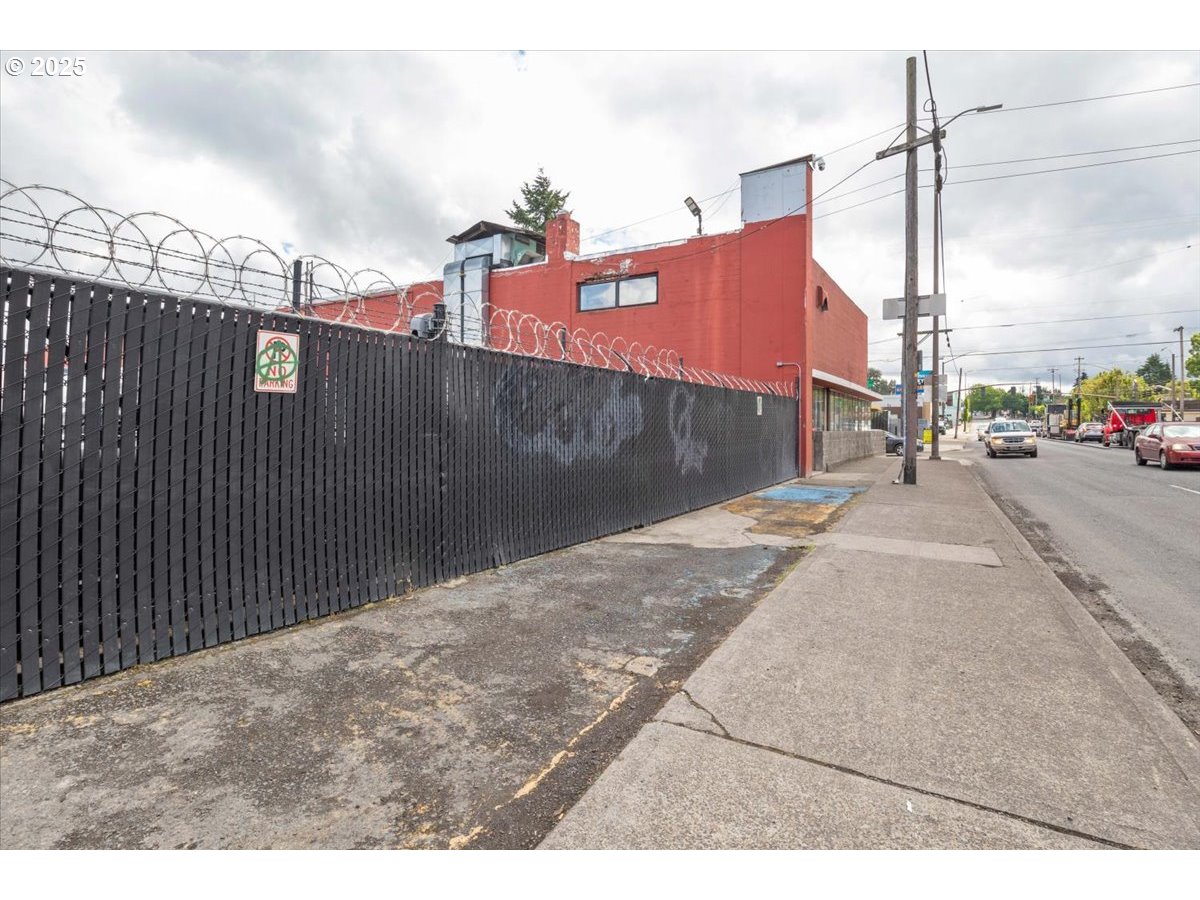 main property photo 44