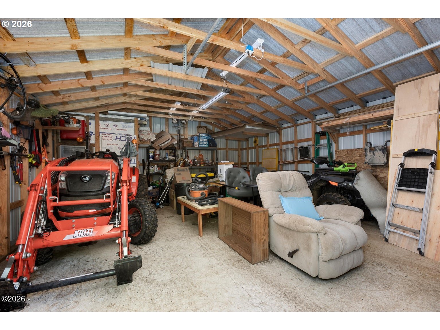 main property photo 40