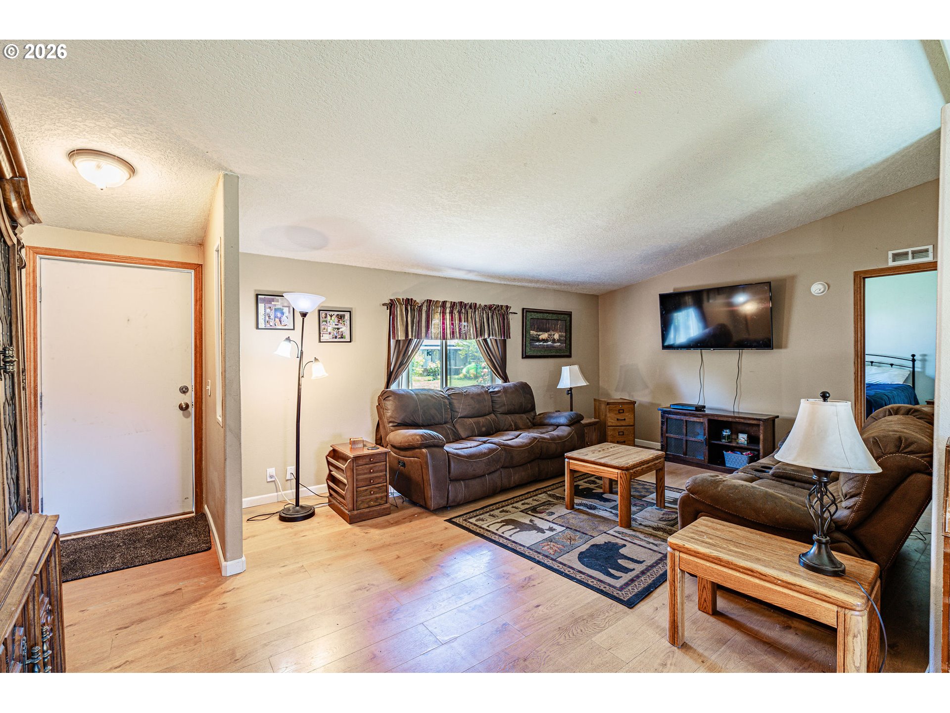 property viewer photo 3