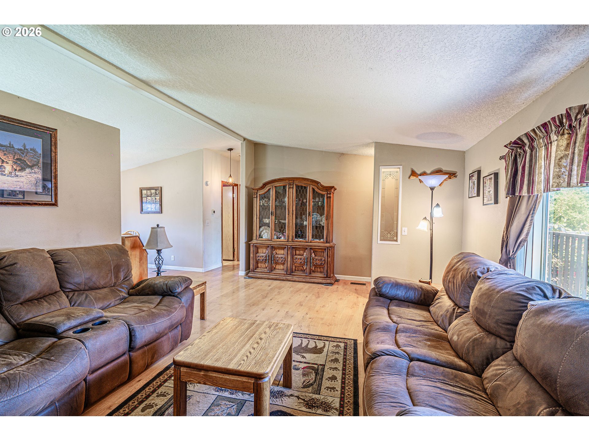 property viewer photo 4