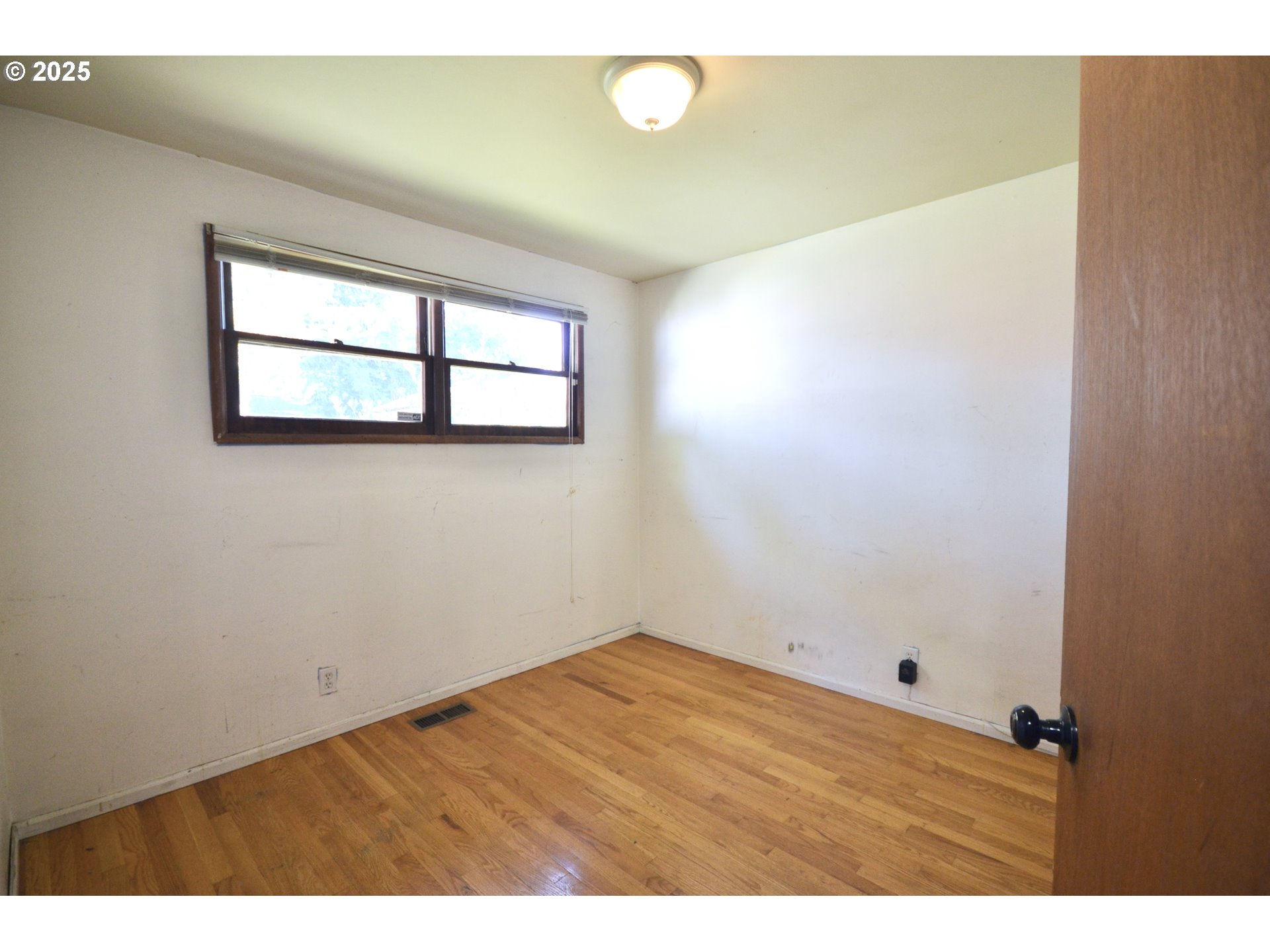 property viewer photo 12