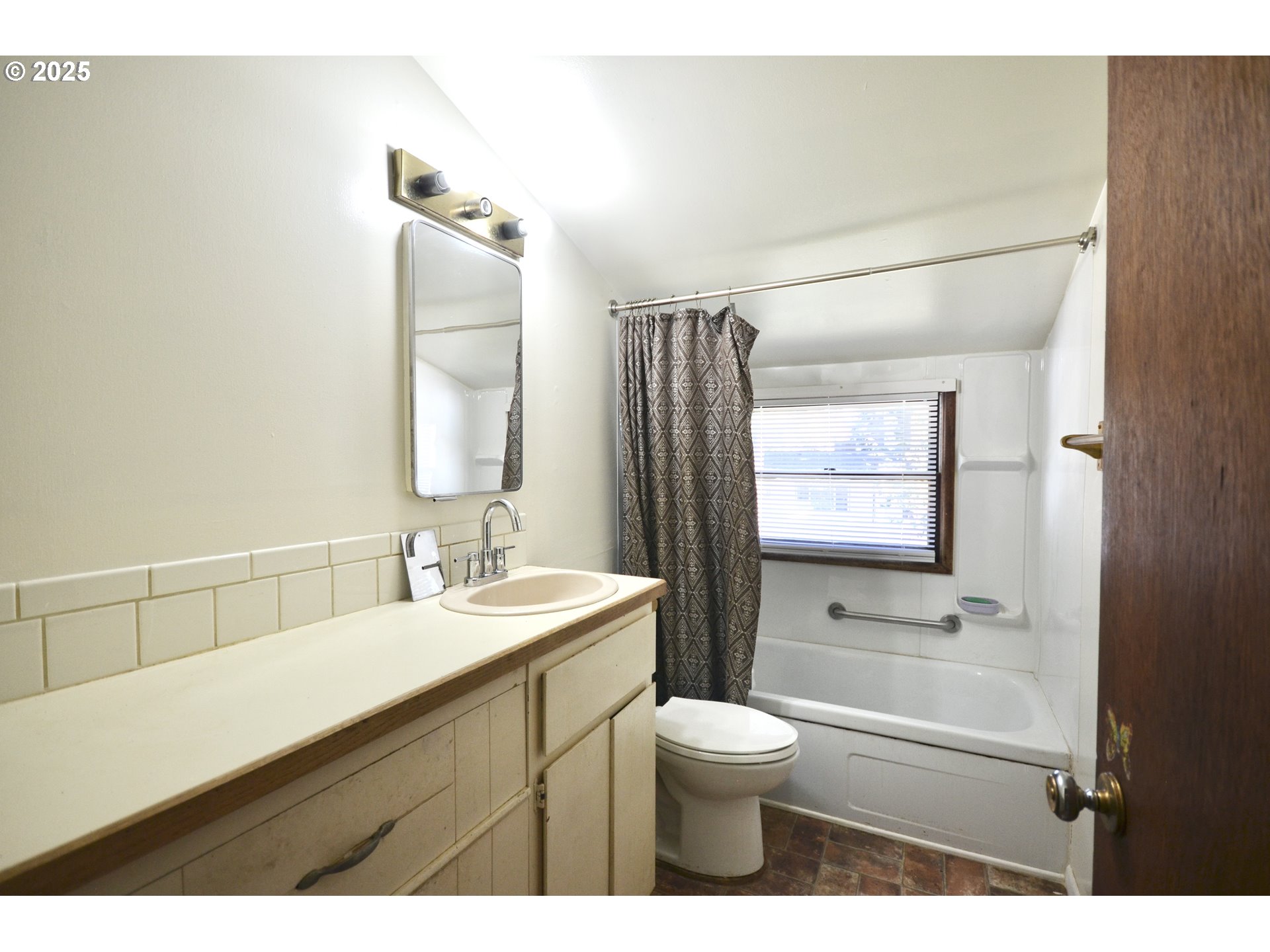 property viewer photo 23