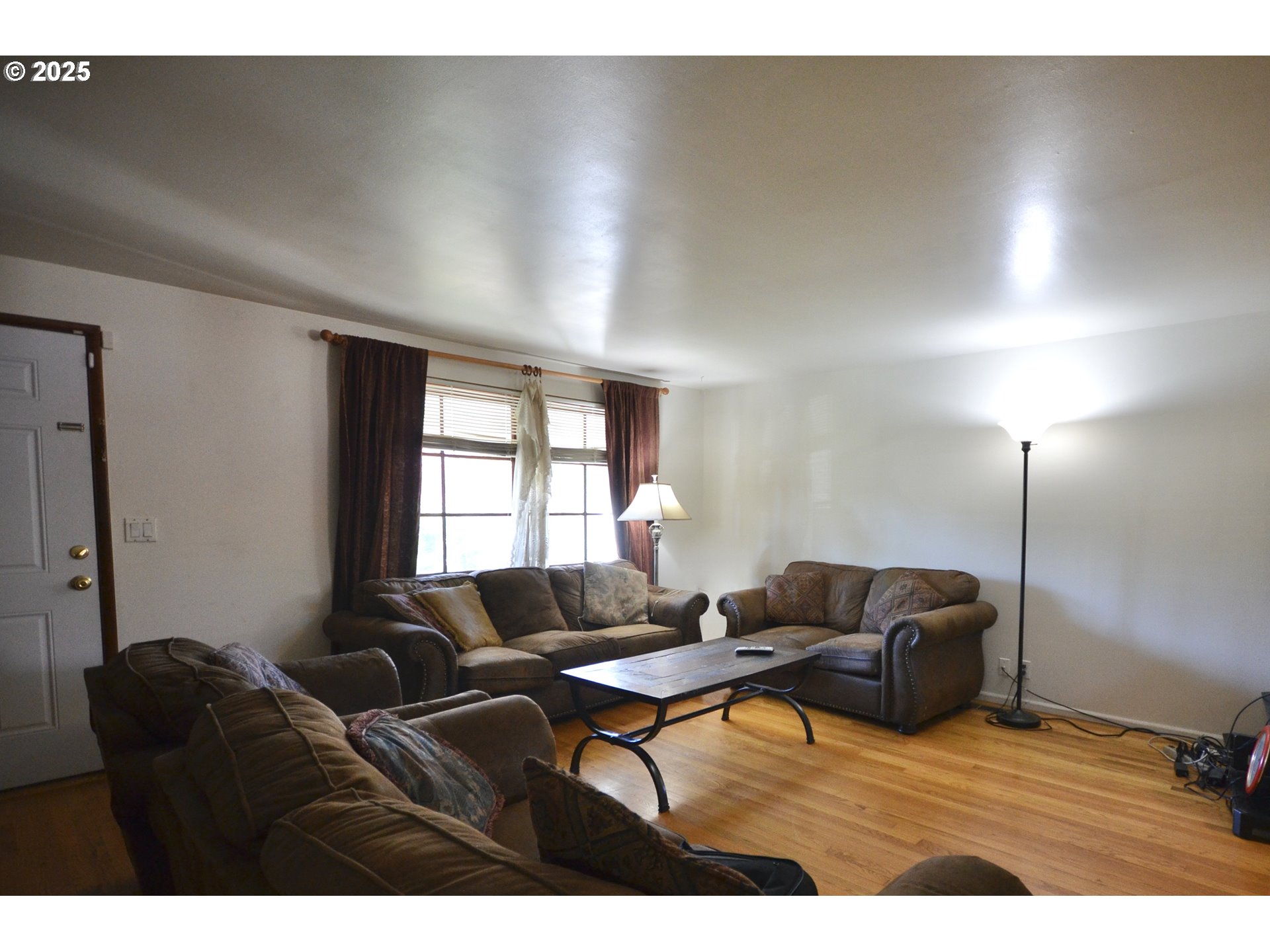 property viewer photo 6