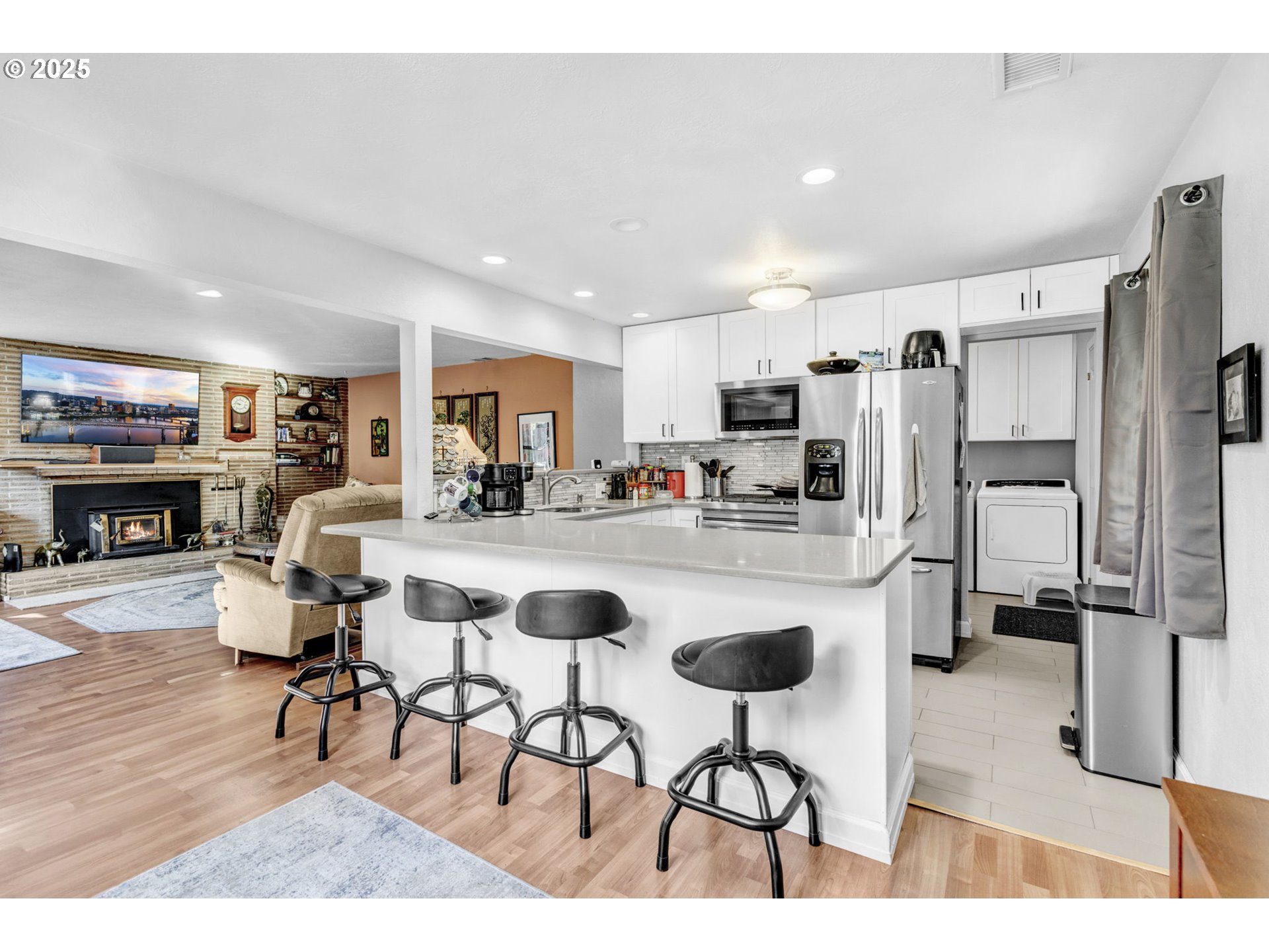 property viewer photo 10
