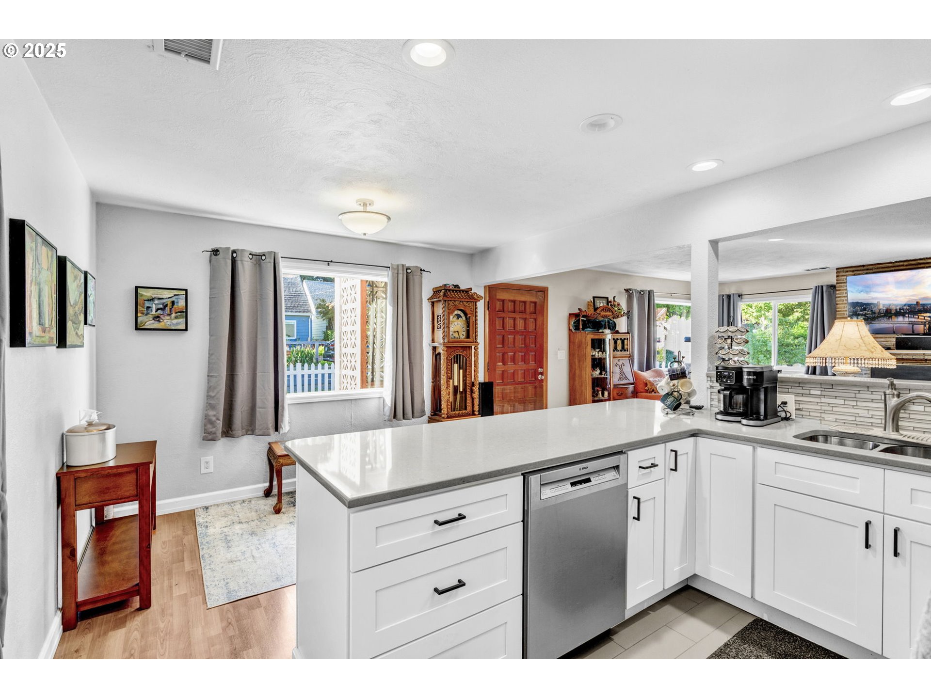 property viewer photo 11