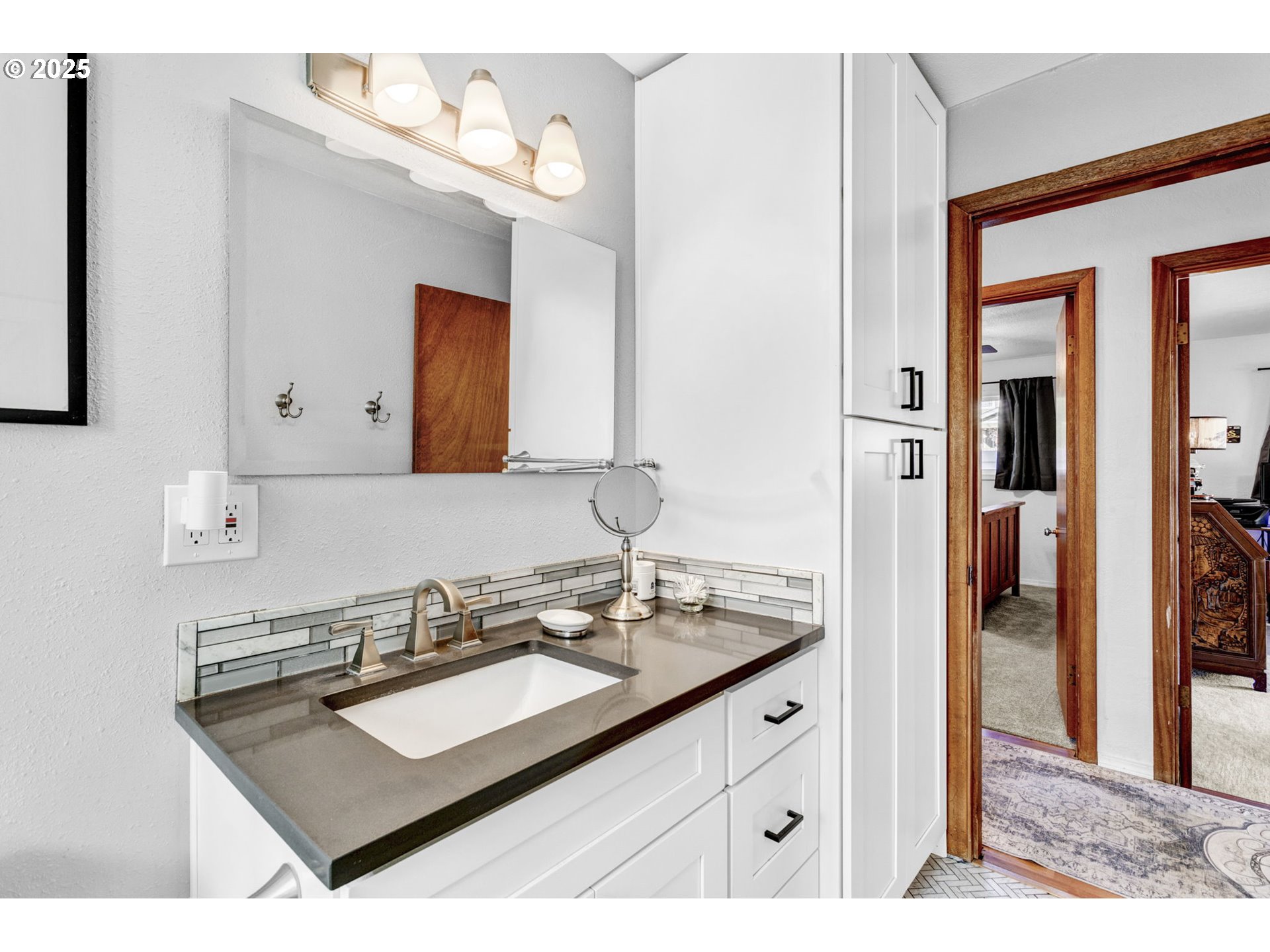 property viewer photo 16