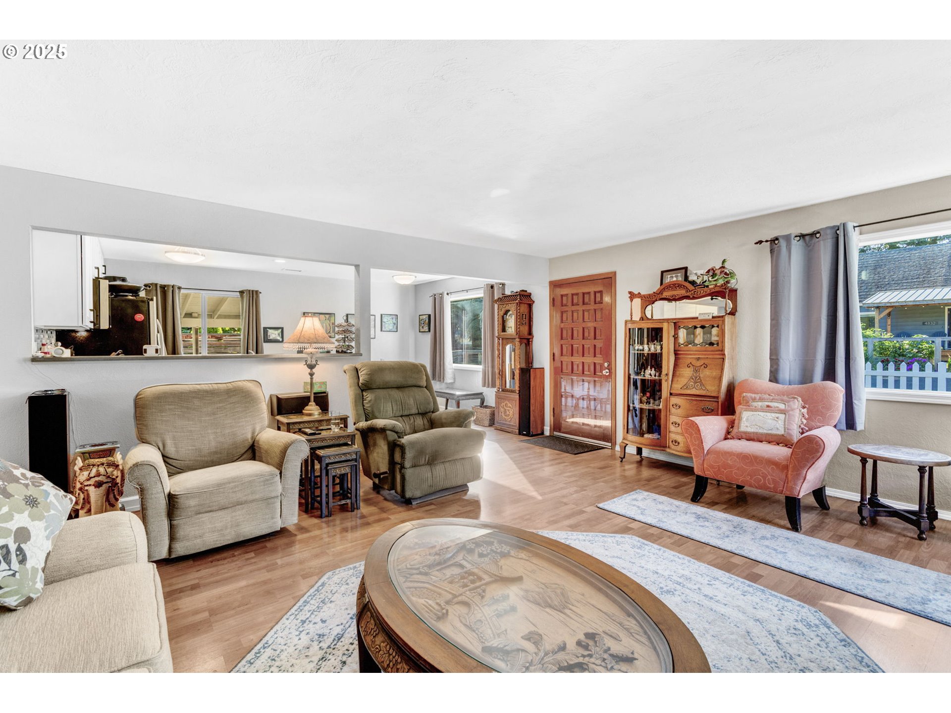 property viewer photo 6