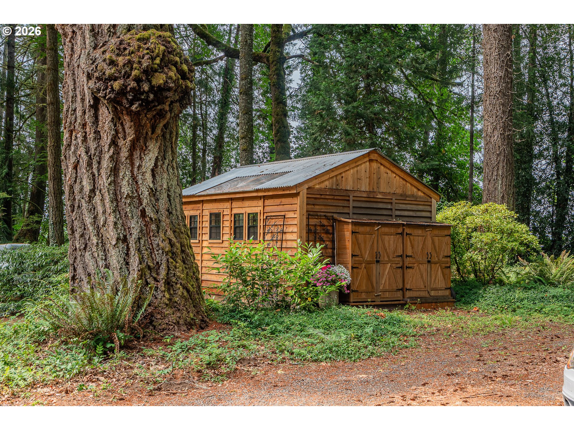 main property photo 40