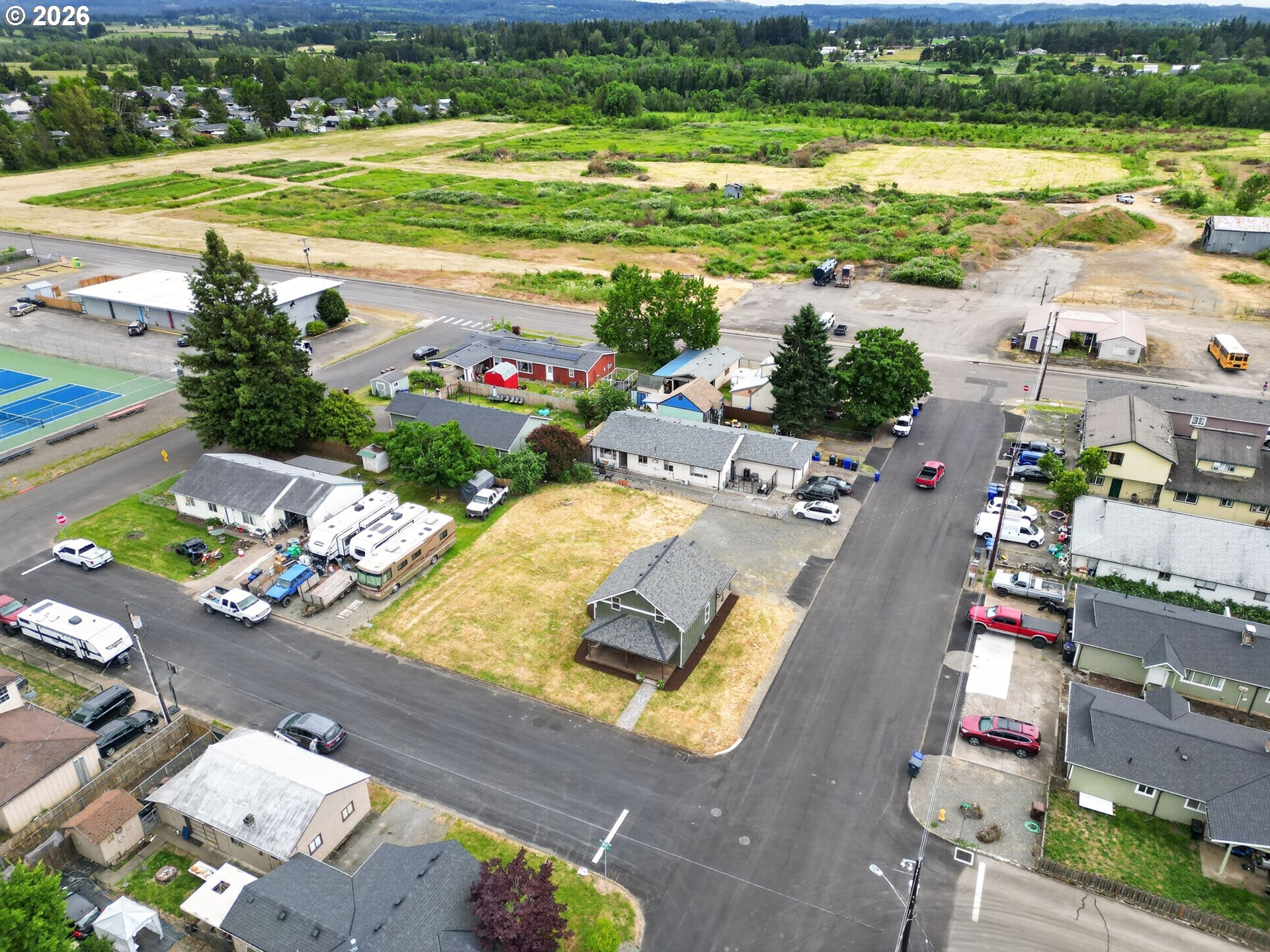 main property photo 27