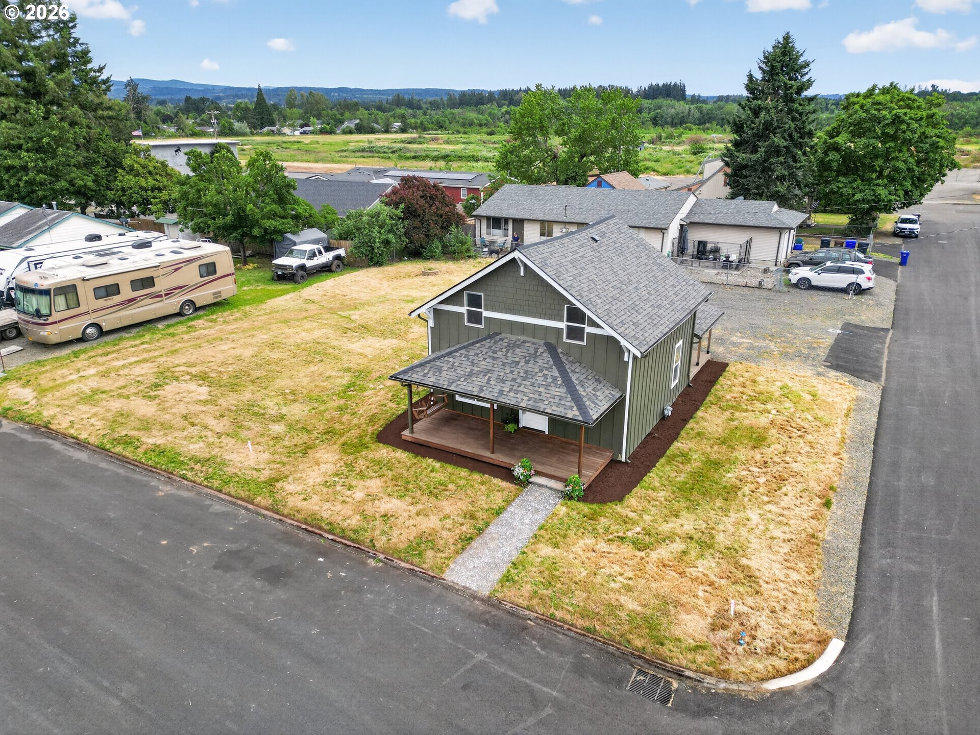 main property photo 28