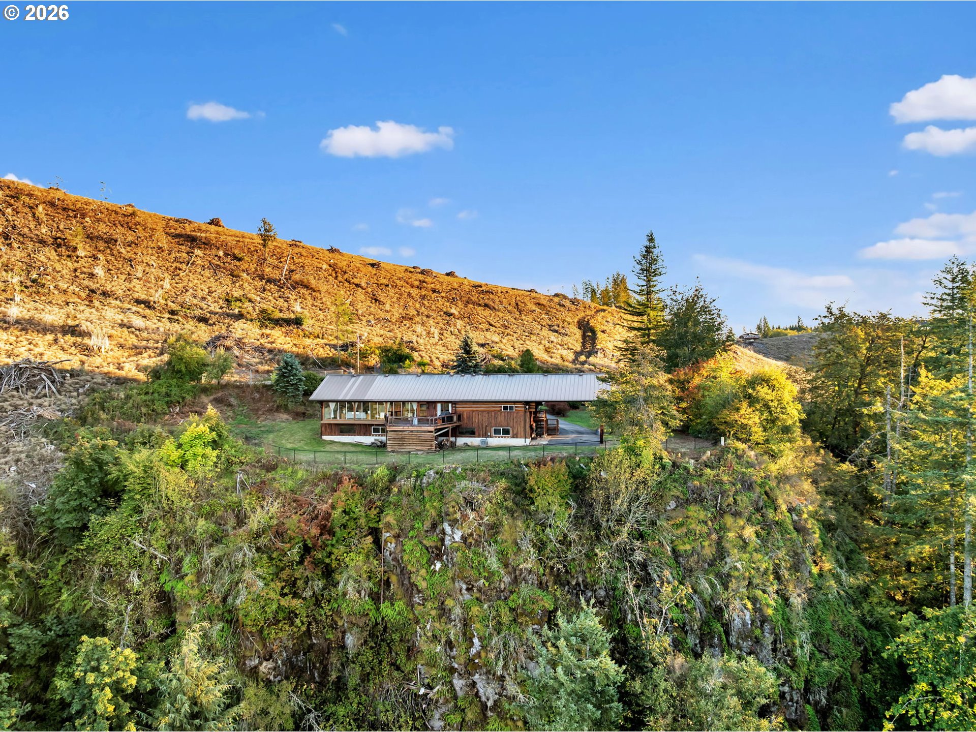 main property photo 40