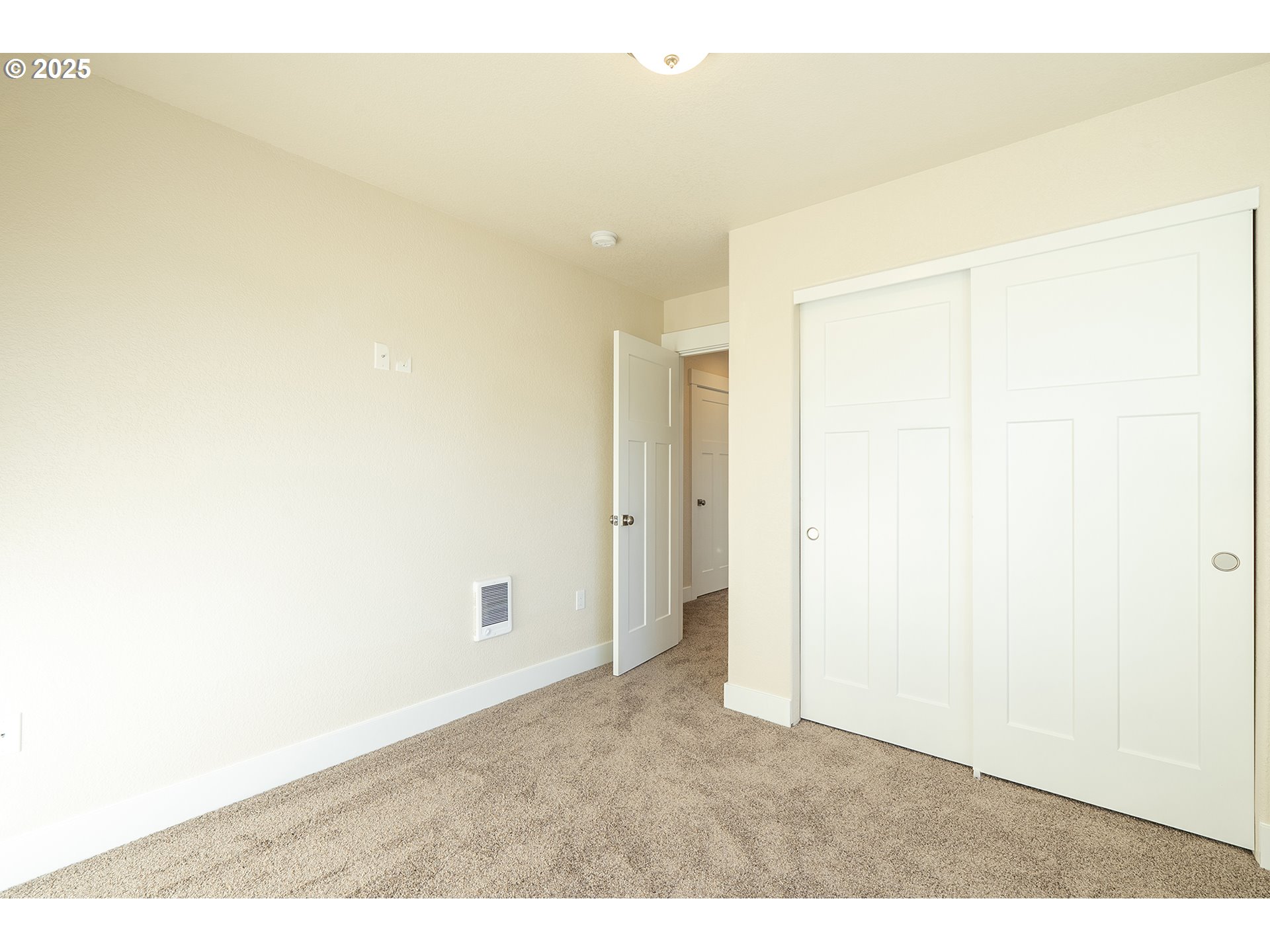 property viewer photo 11