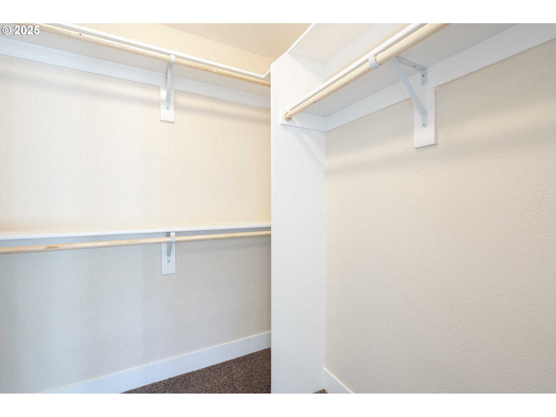 property viewer photo 16