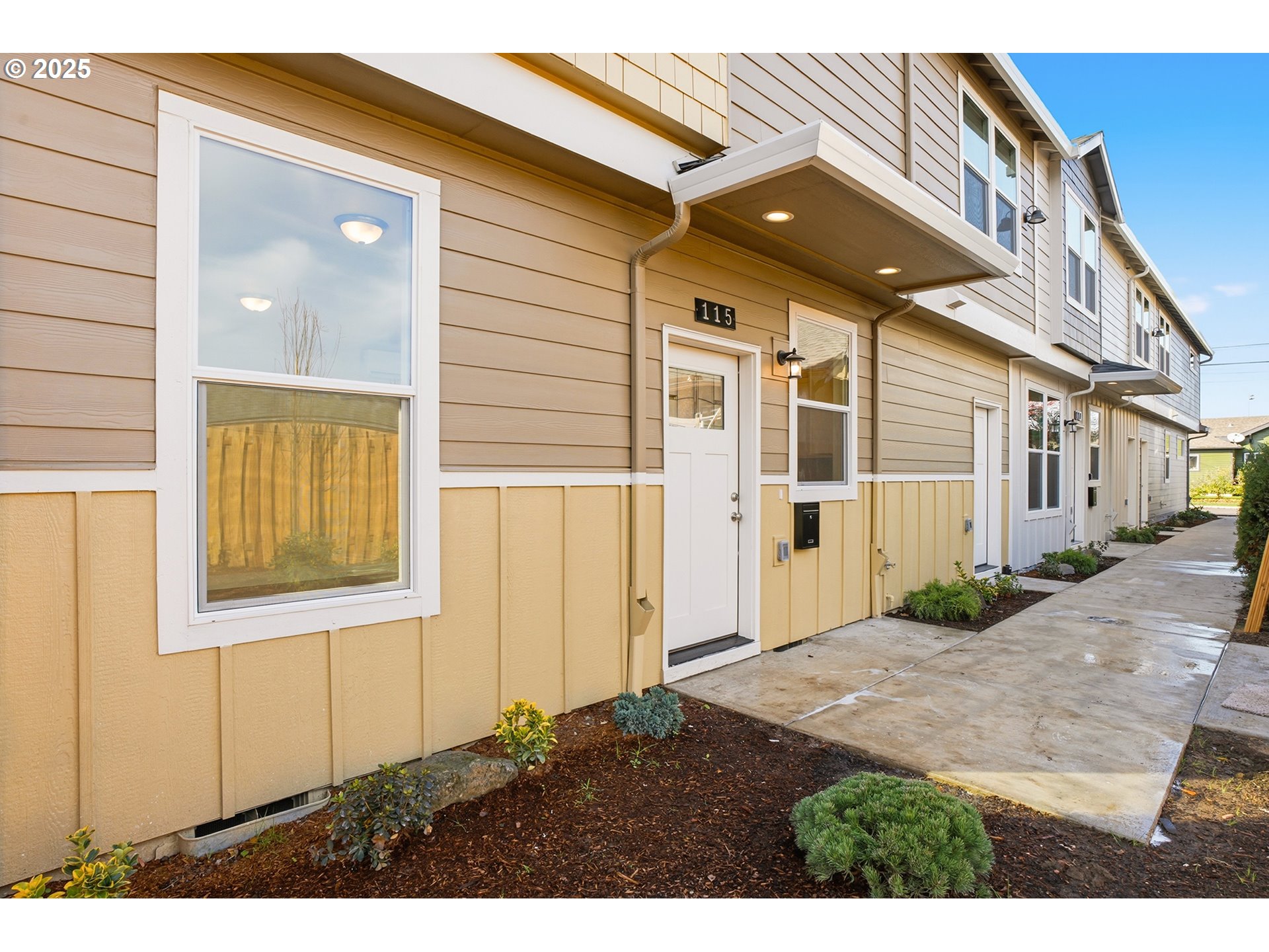 property viewer photo 2