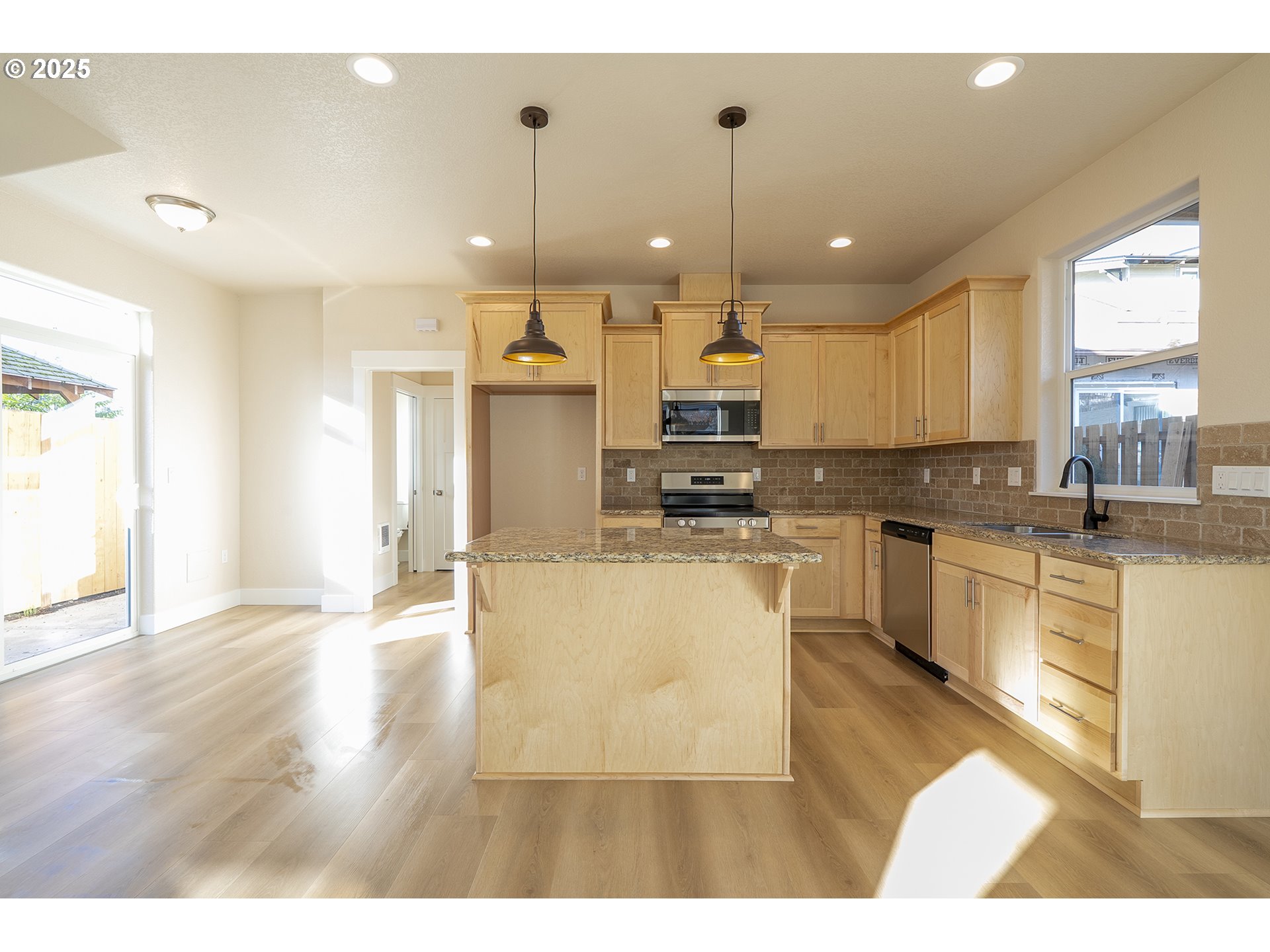 property viewer photo 4