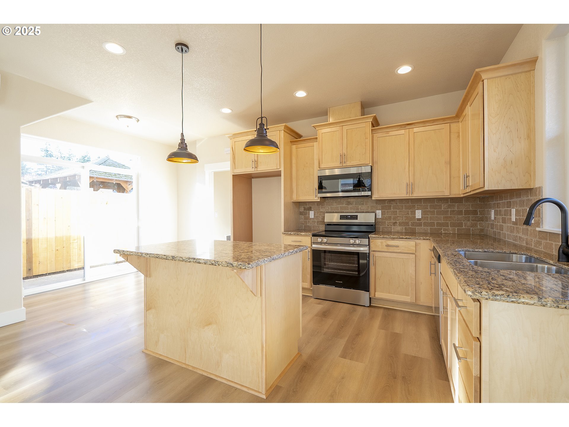 property viewer photo 5