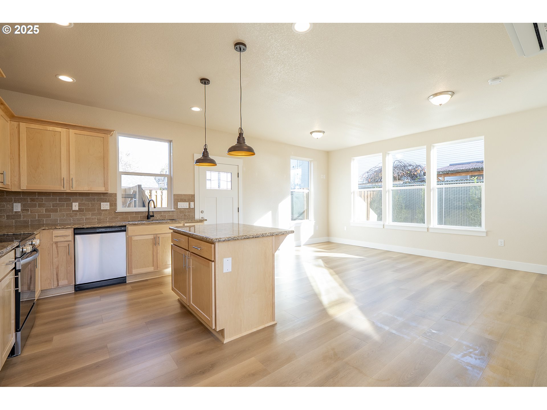property viewer photo 6