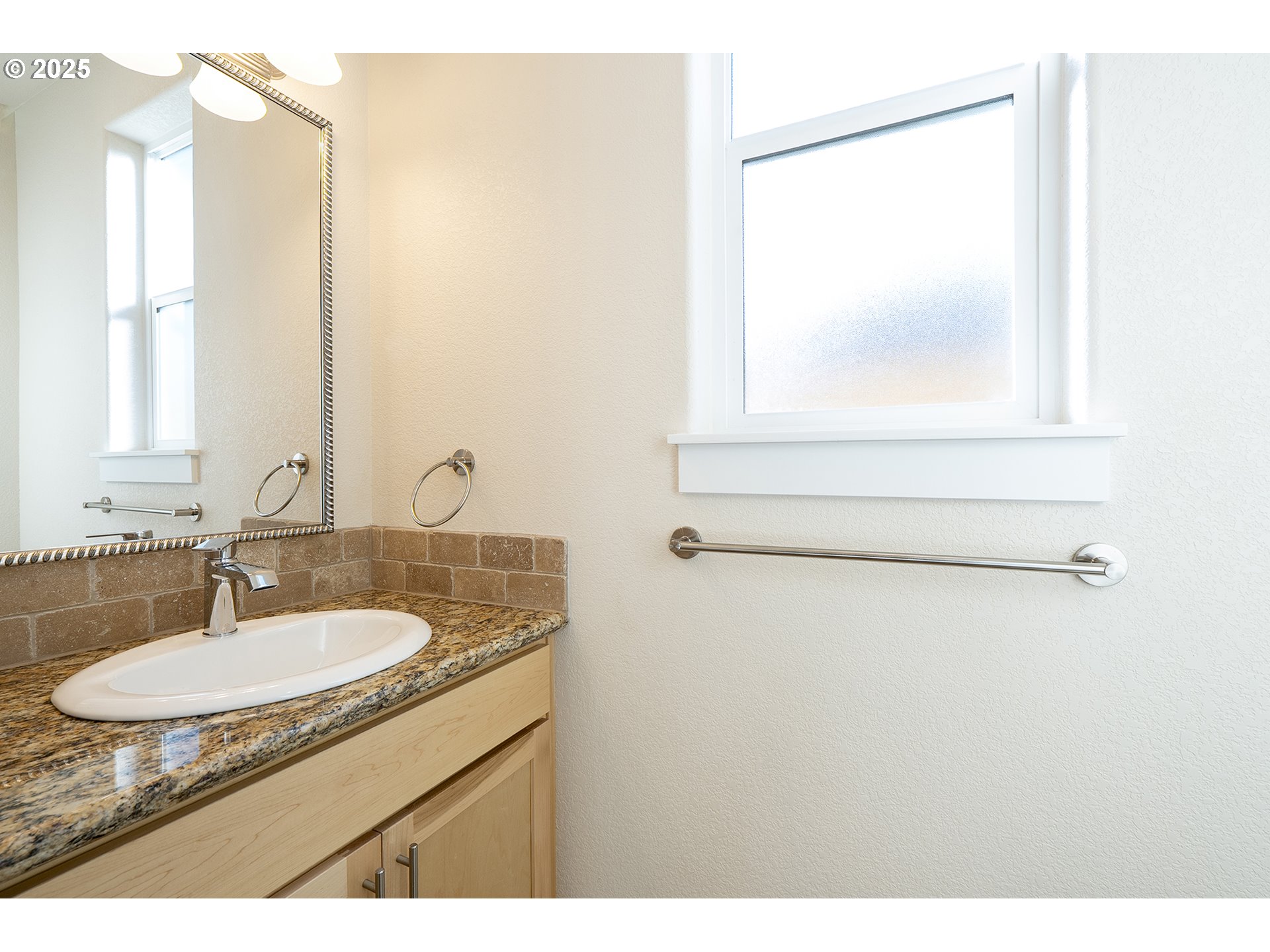 property viewer photo 9