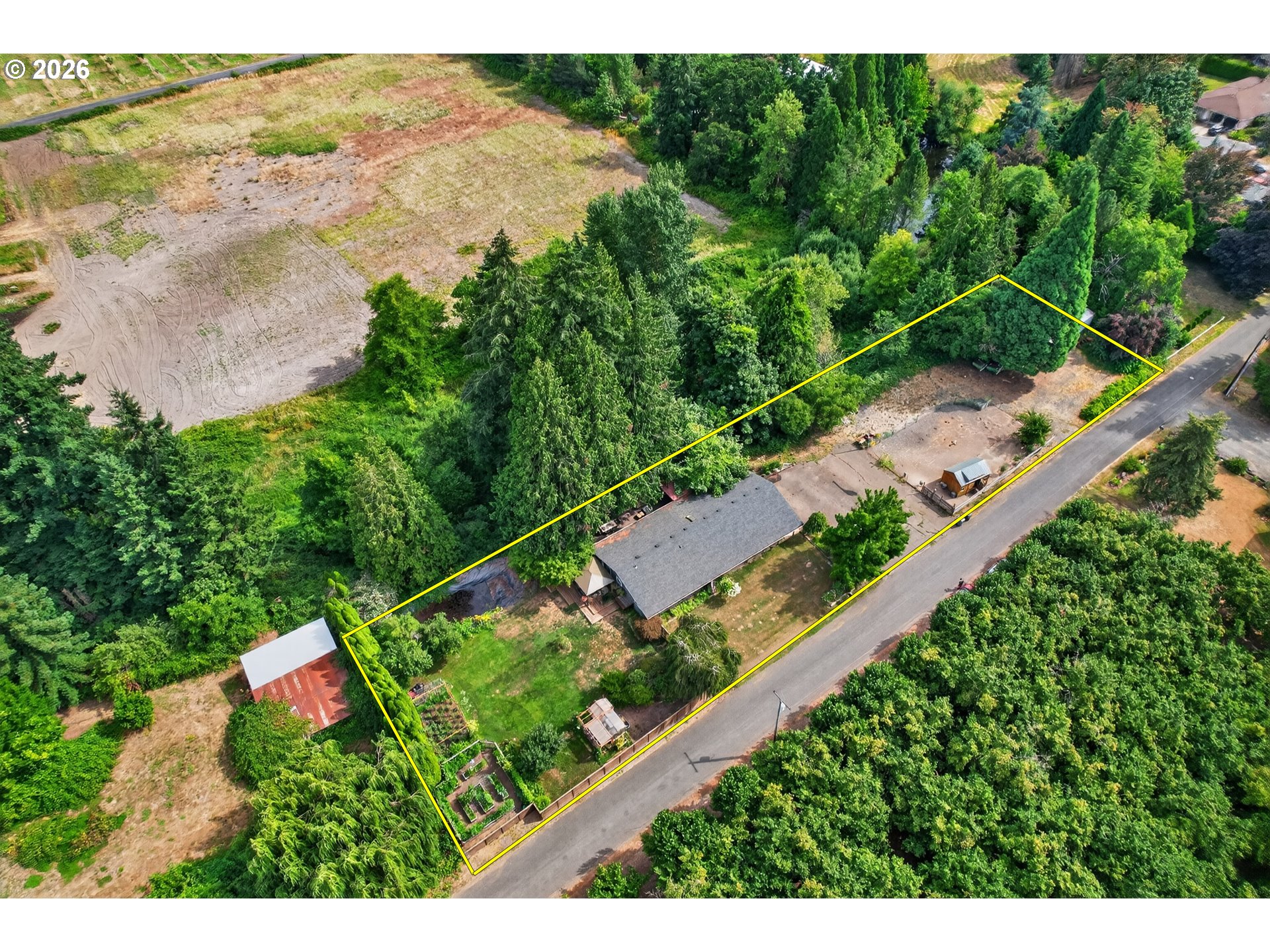 main property photo 13