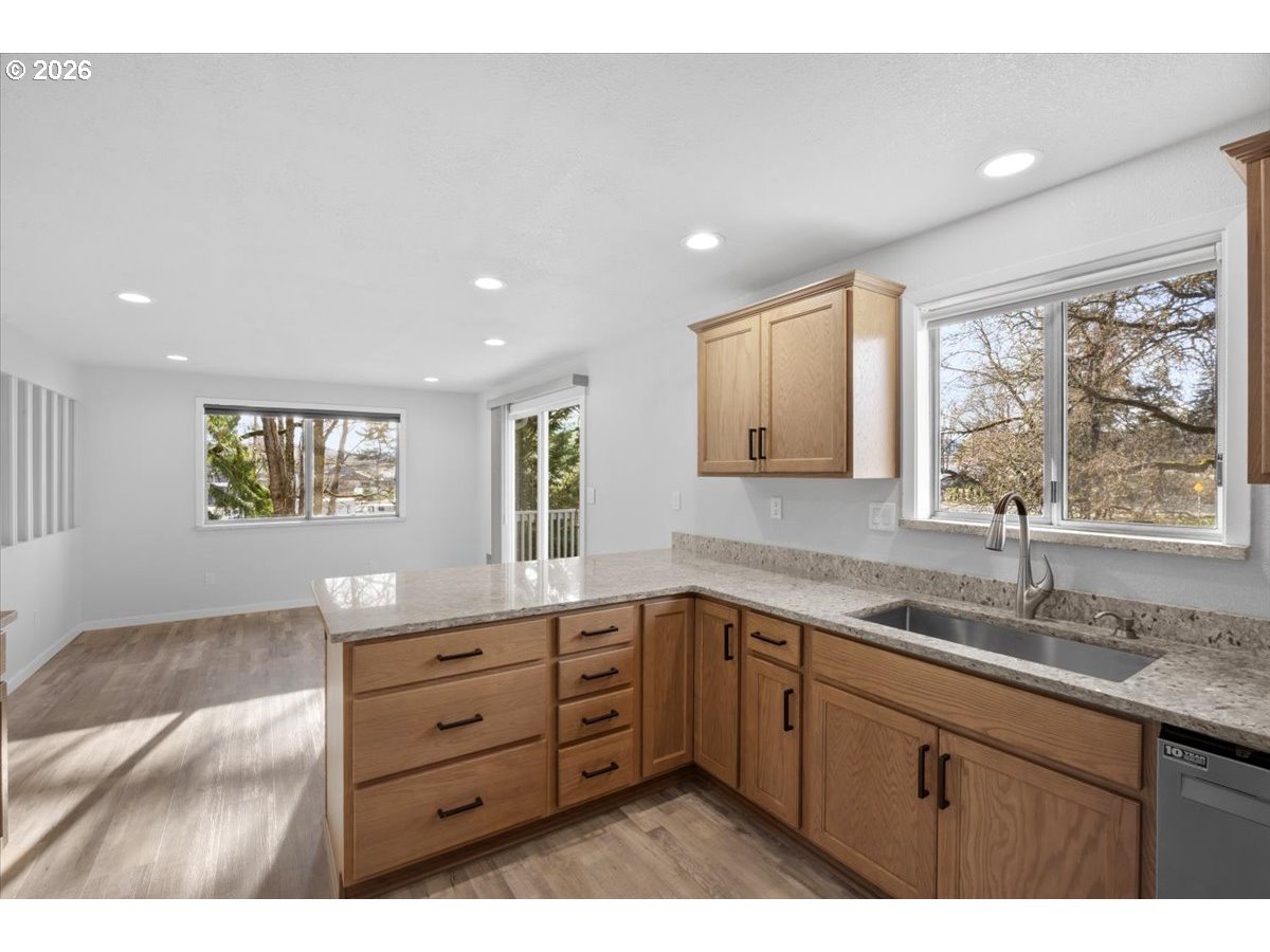 property viewer photo 13