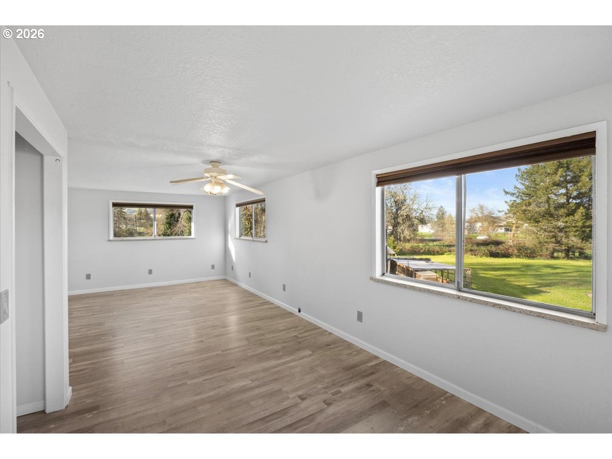 property viewer photo 15