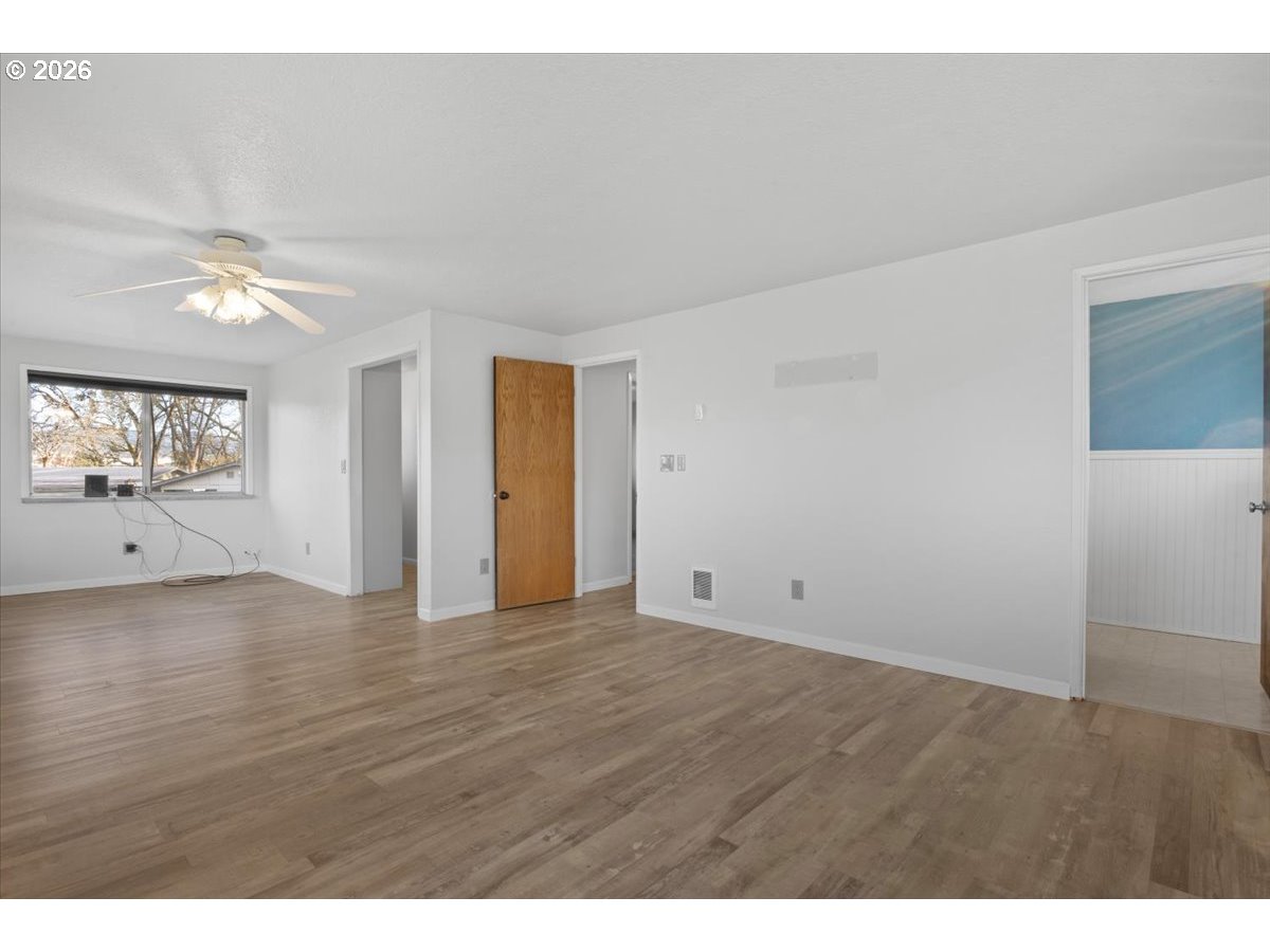 property viewer photo 16