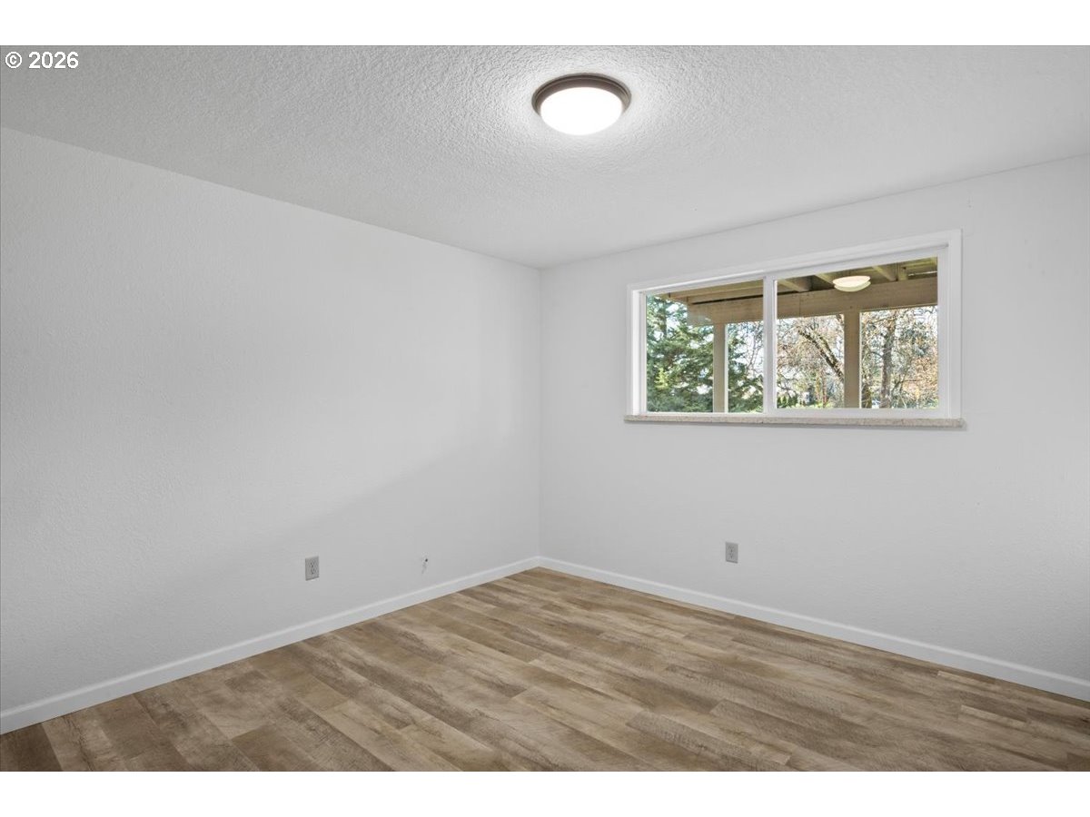 property viewer photo 23