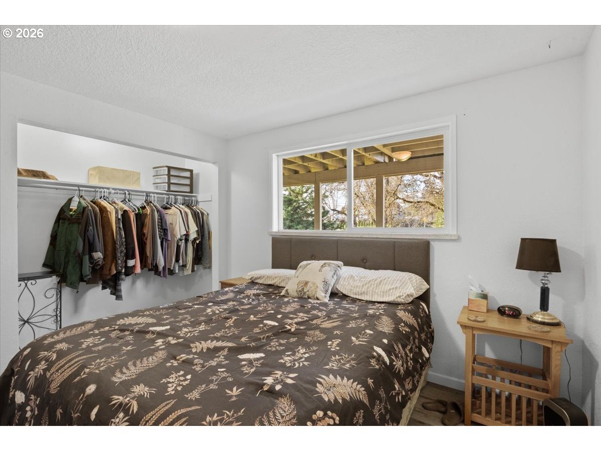 property viewer photo 24