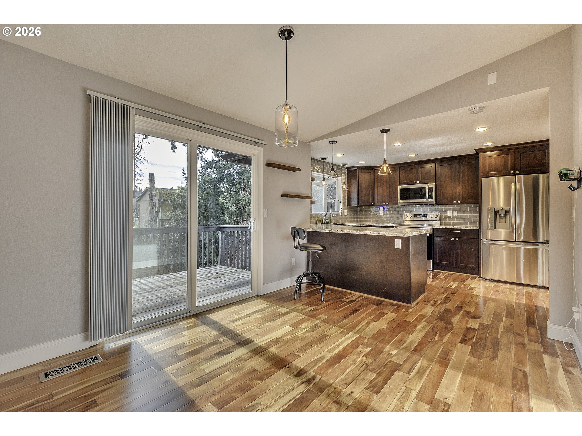 property viewer photo 12