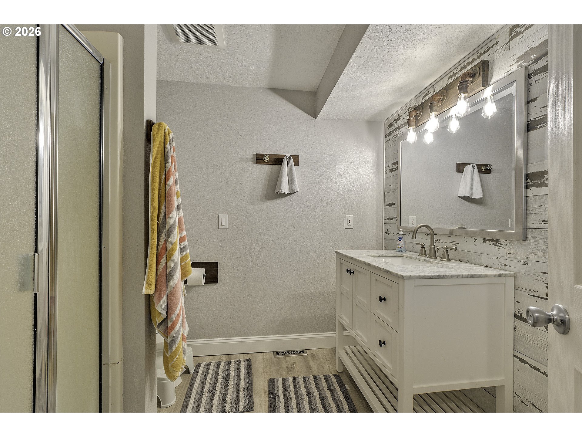 property viewer photo 15