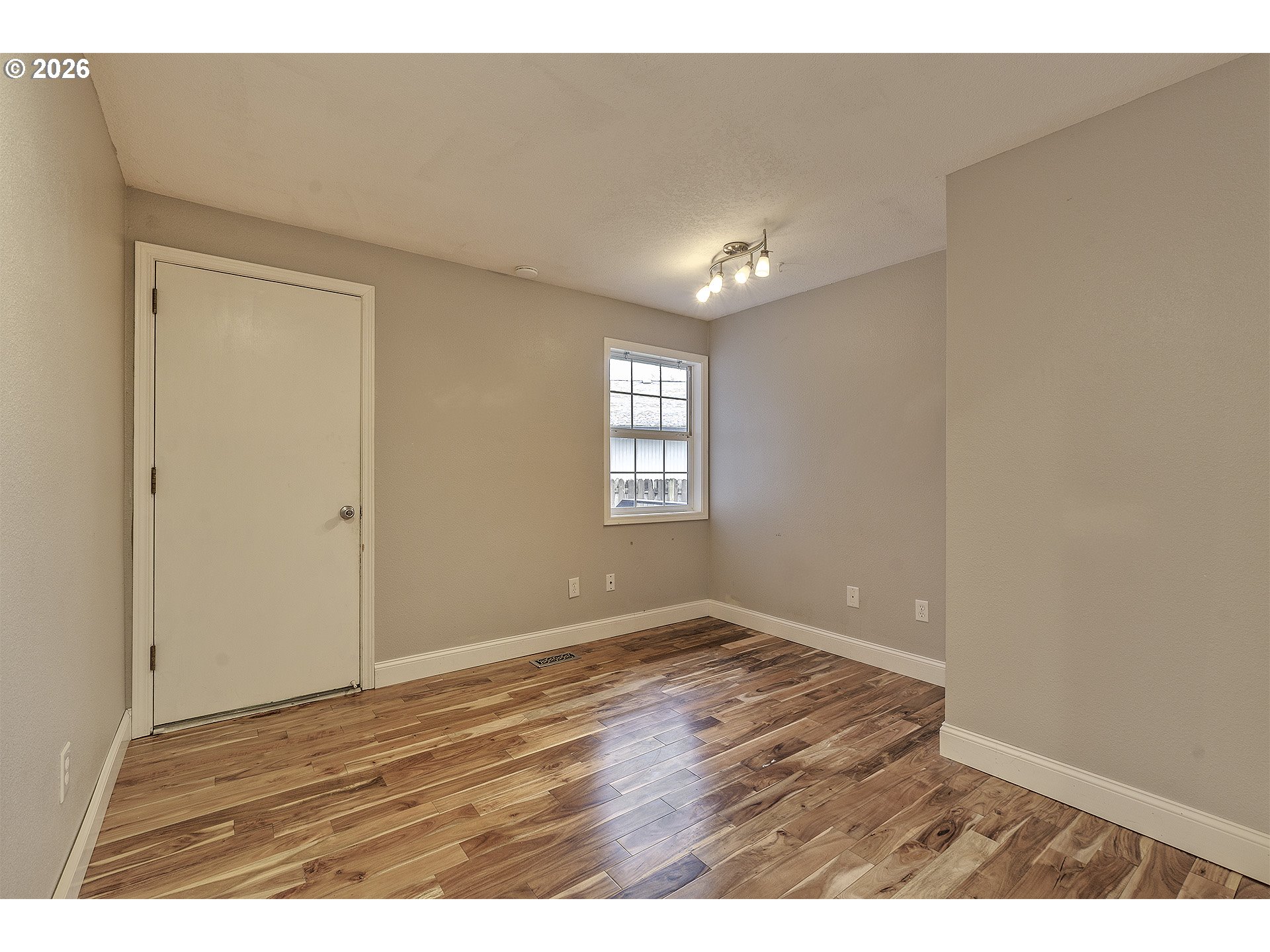 property viewer photo 17