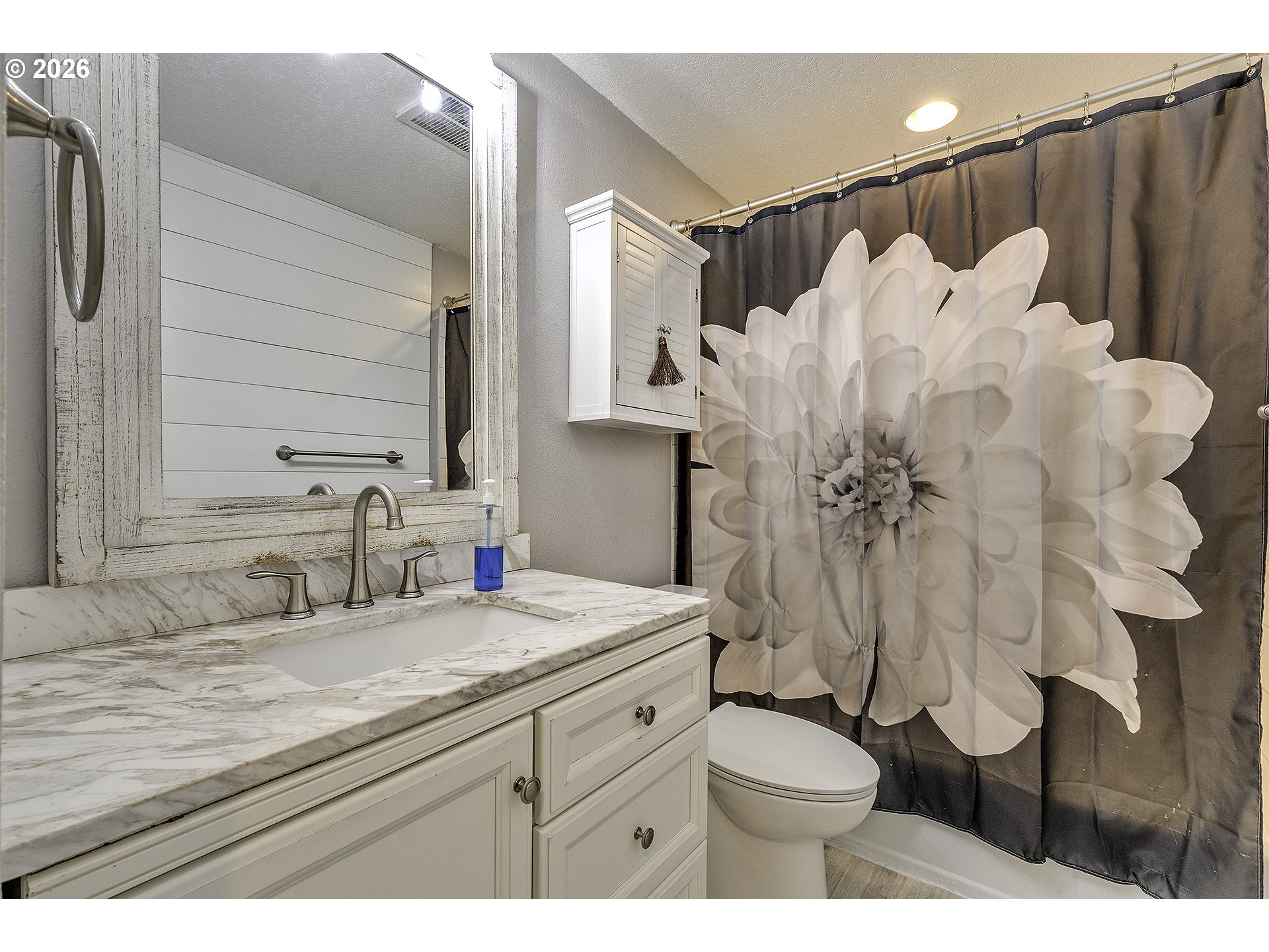 property viewer photo 18