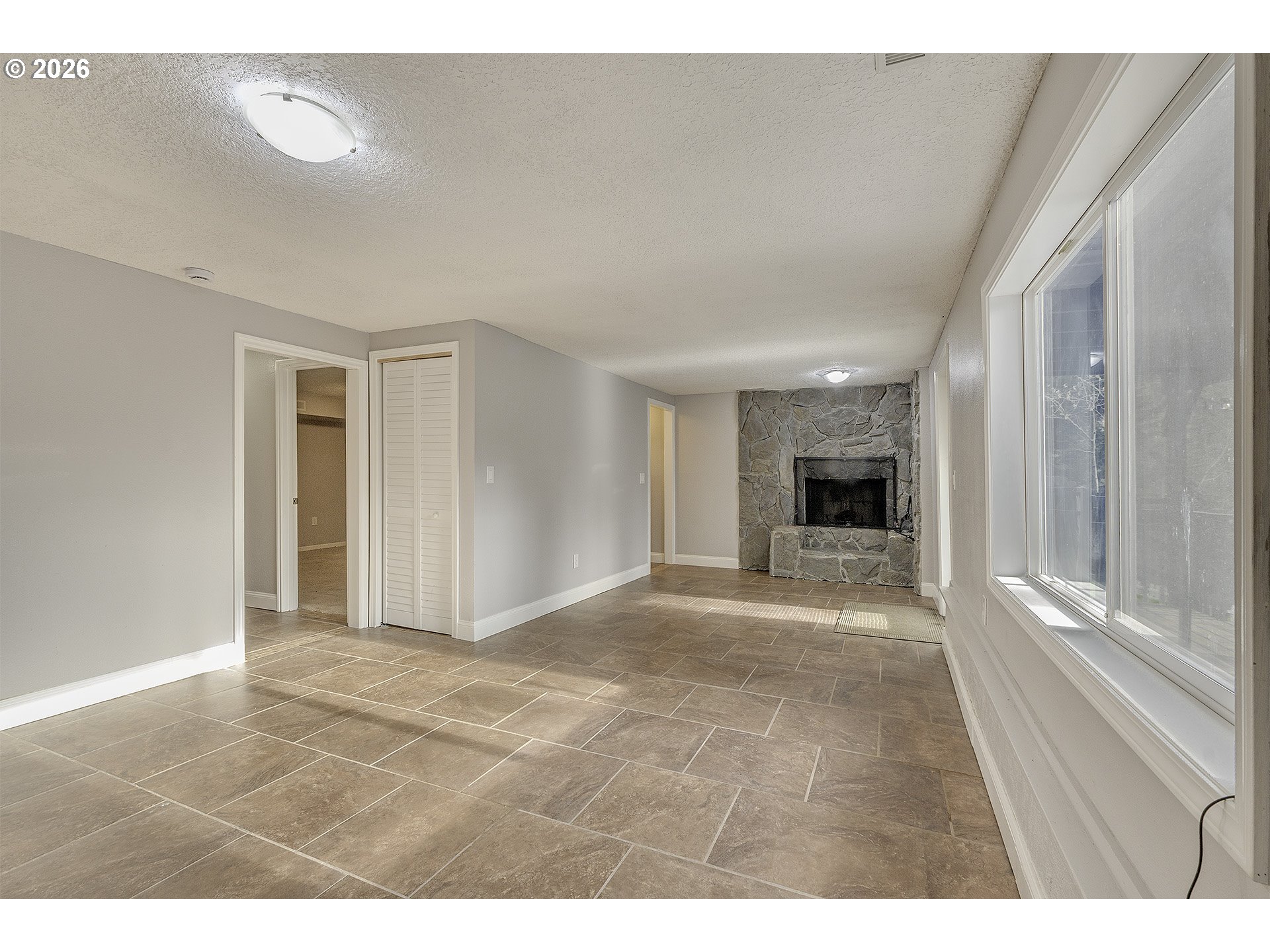 property viewer photo 19