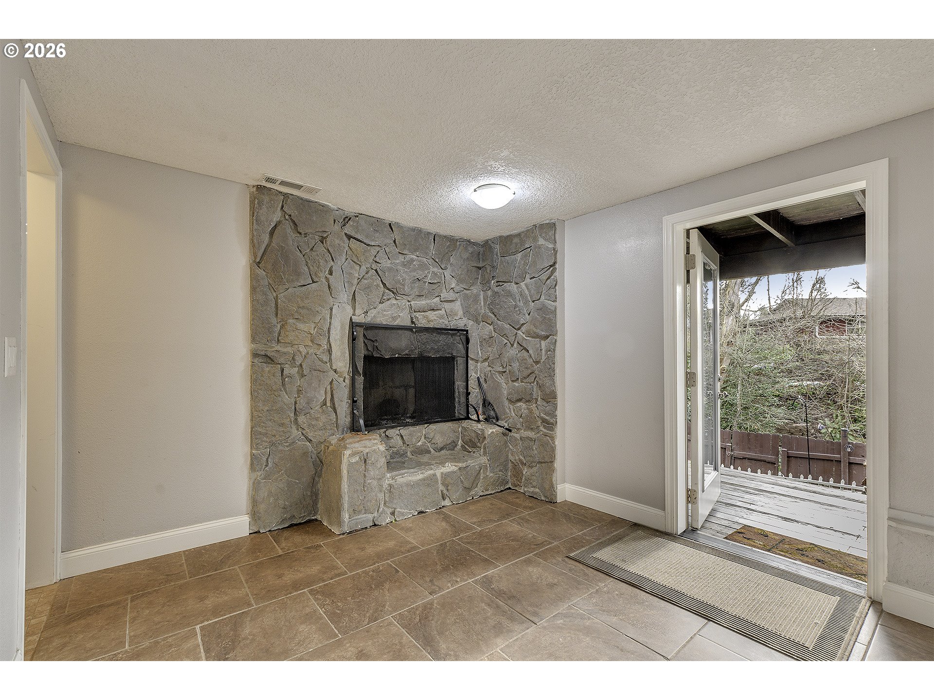 property viewer photo 20