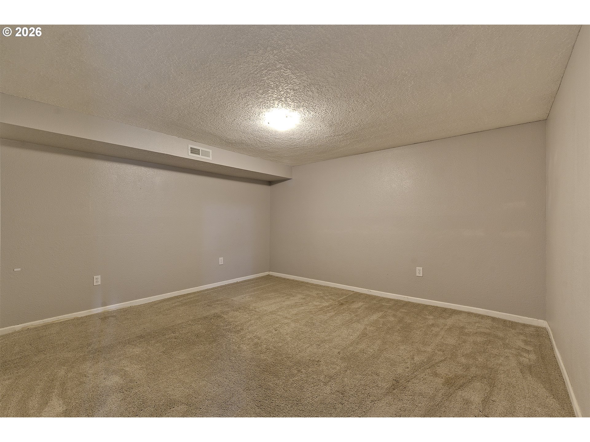 property viewer photo 24