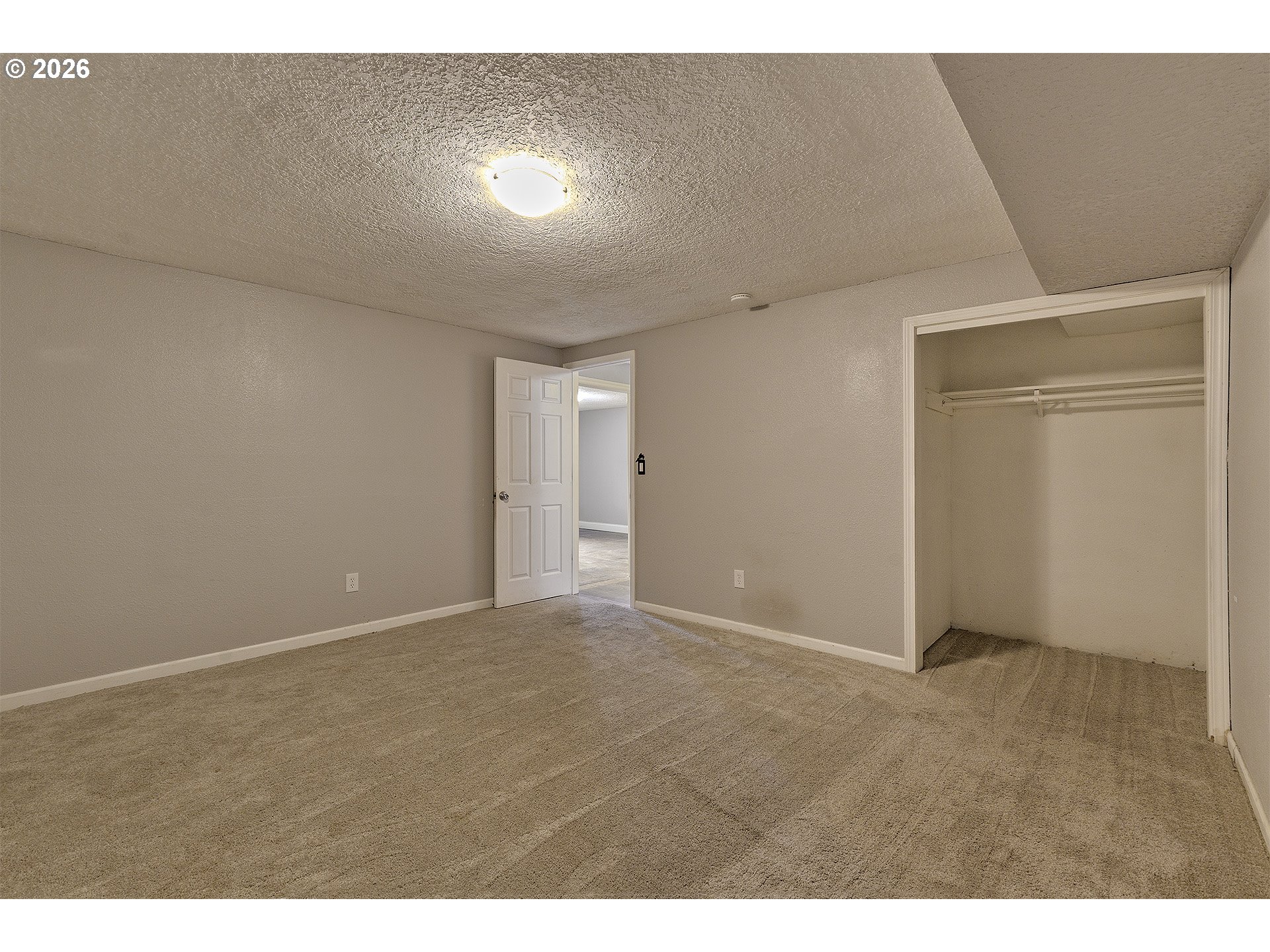 property viewer photo 25