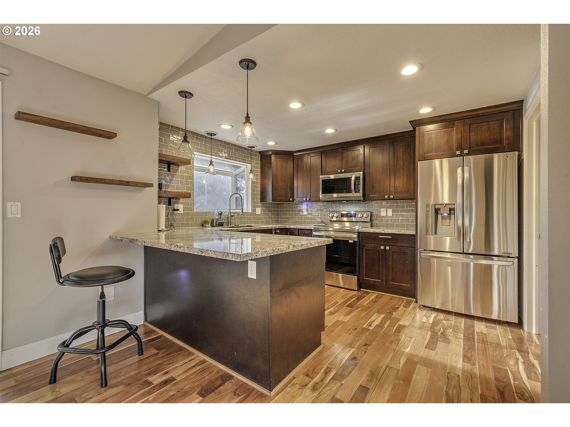 property viewer photo 6