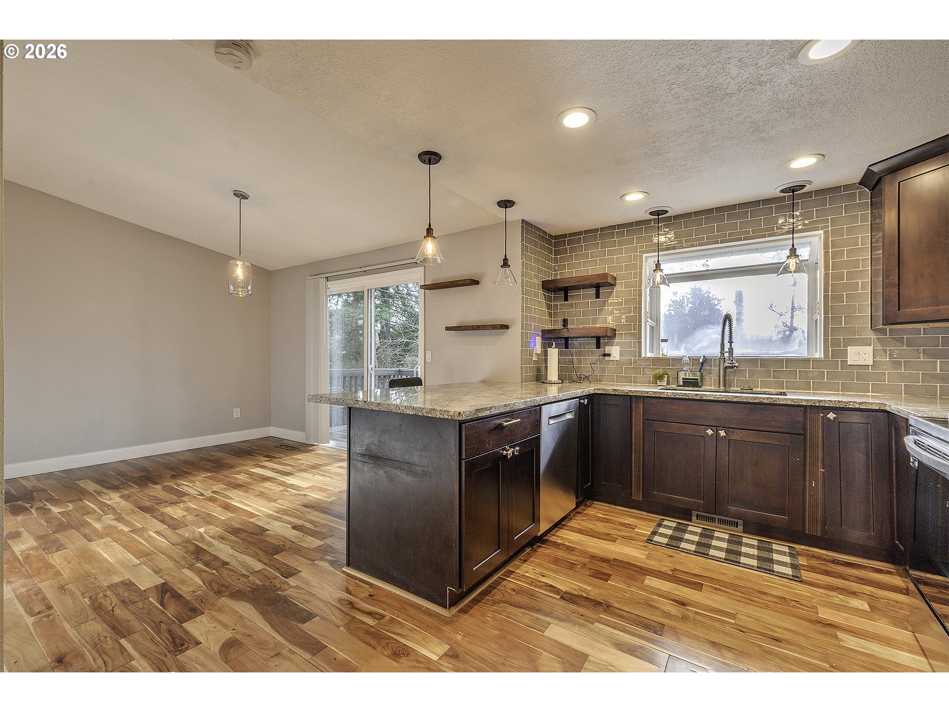 property viewer photo 8