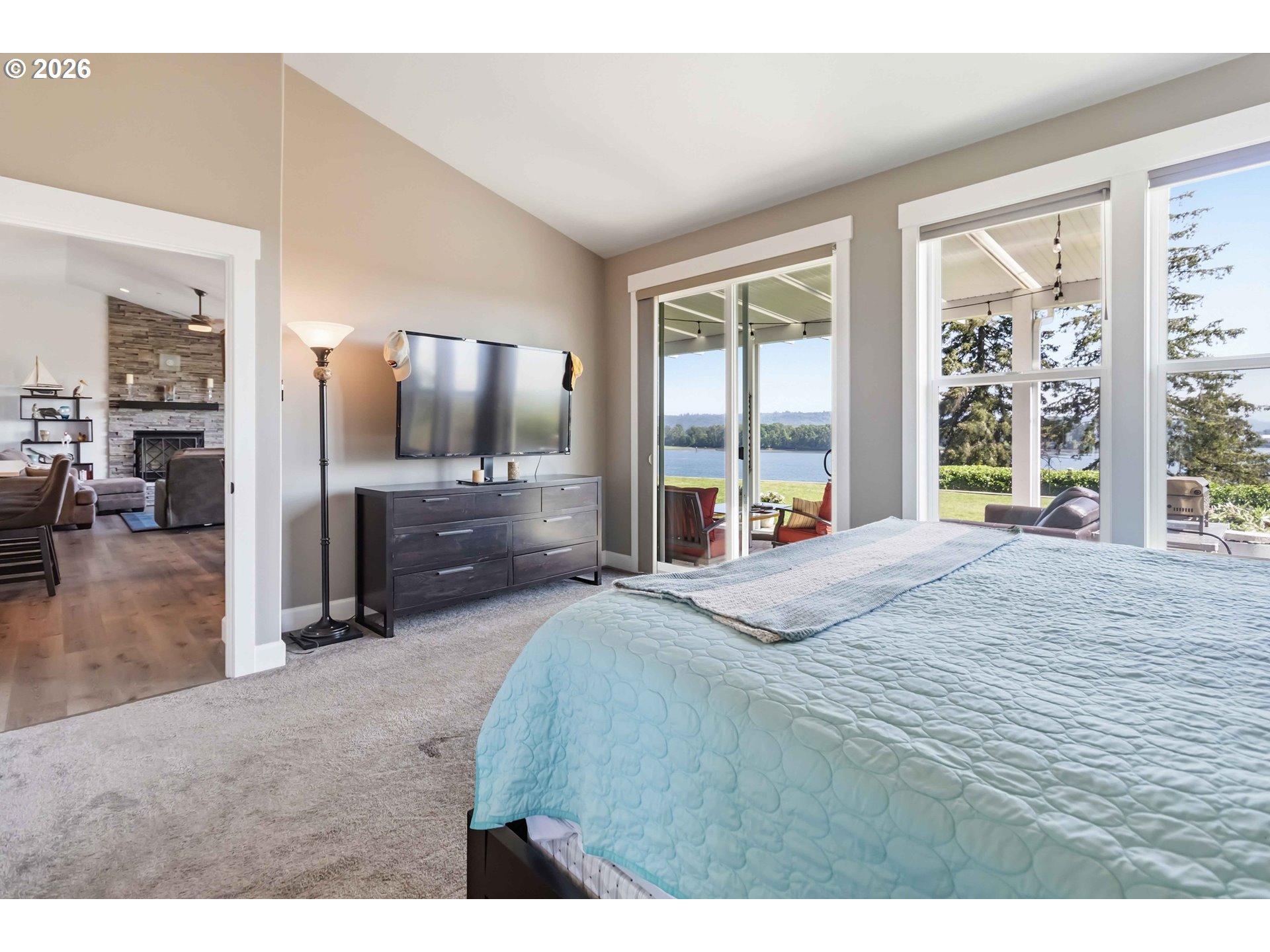 main property photo 18