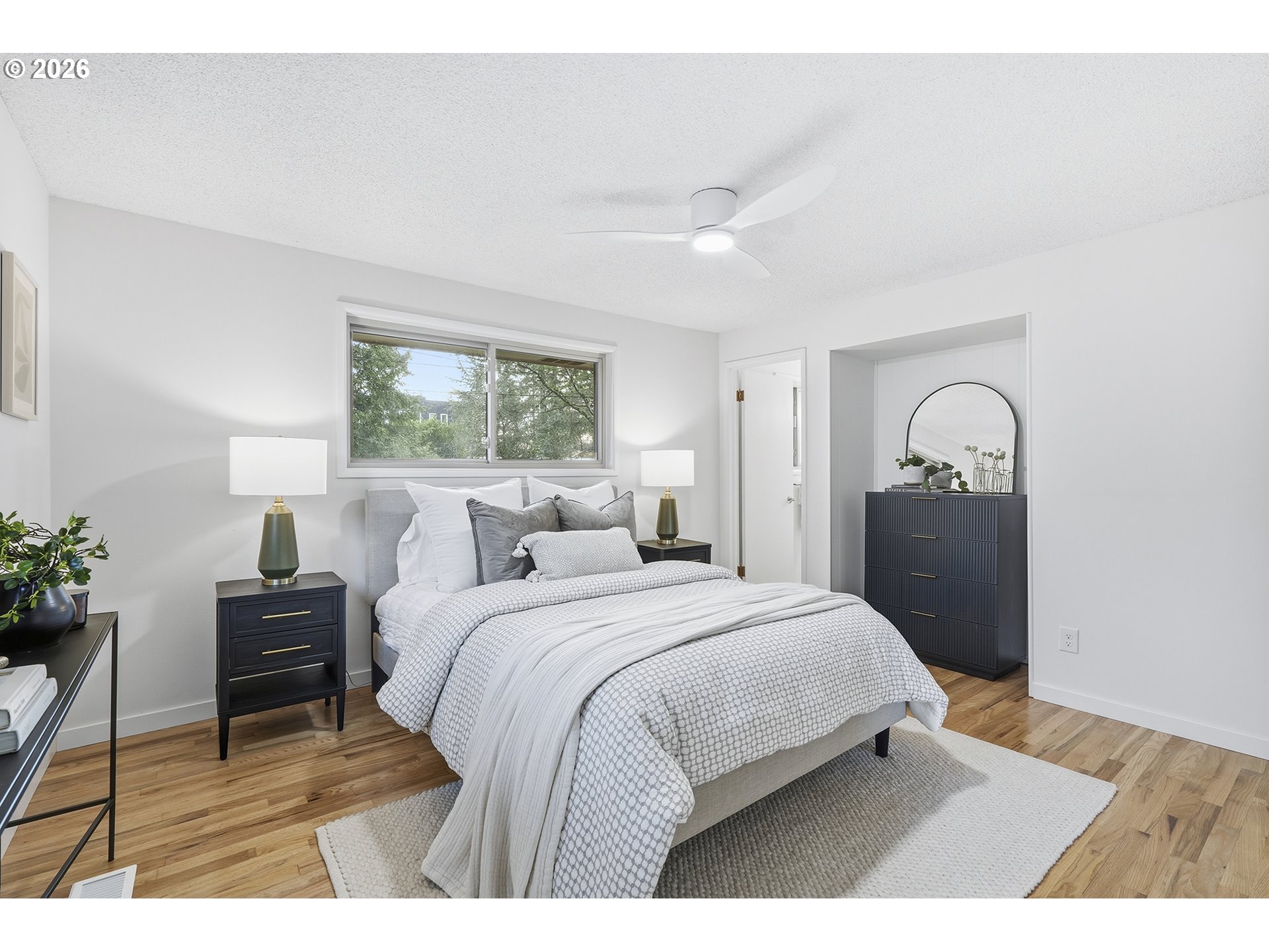 property viewer photo 16