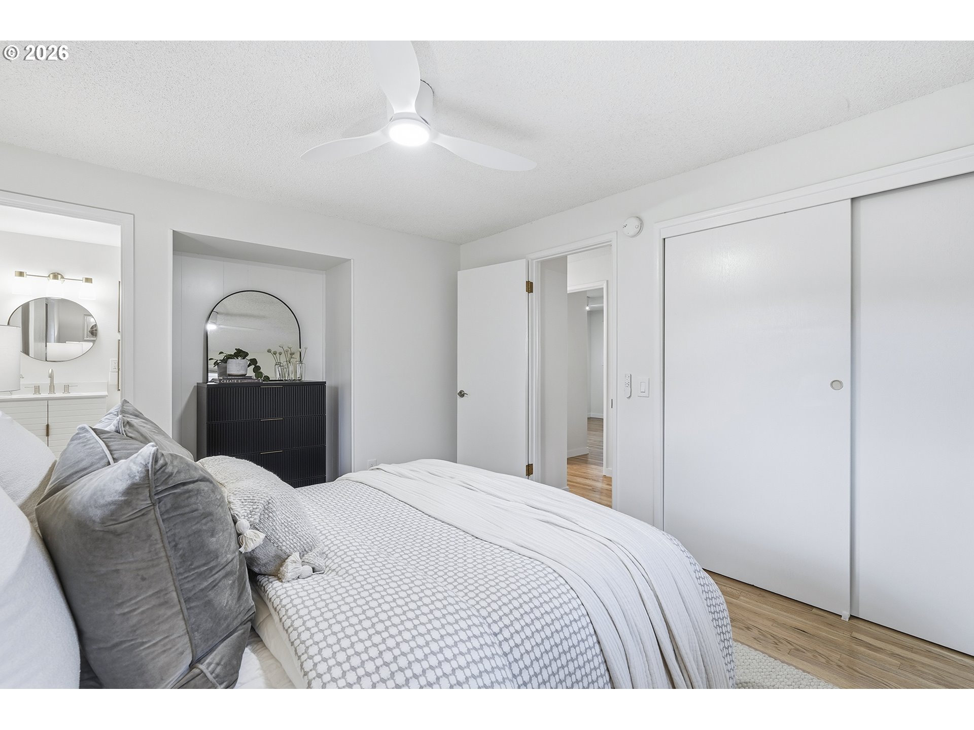 property viewer photo 18