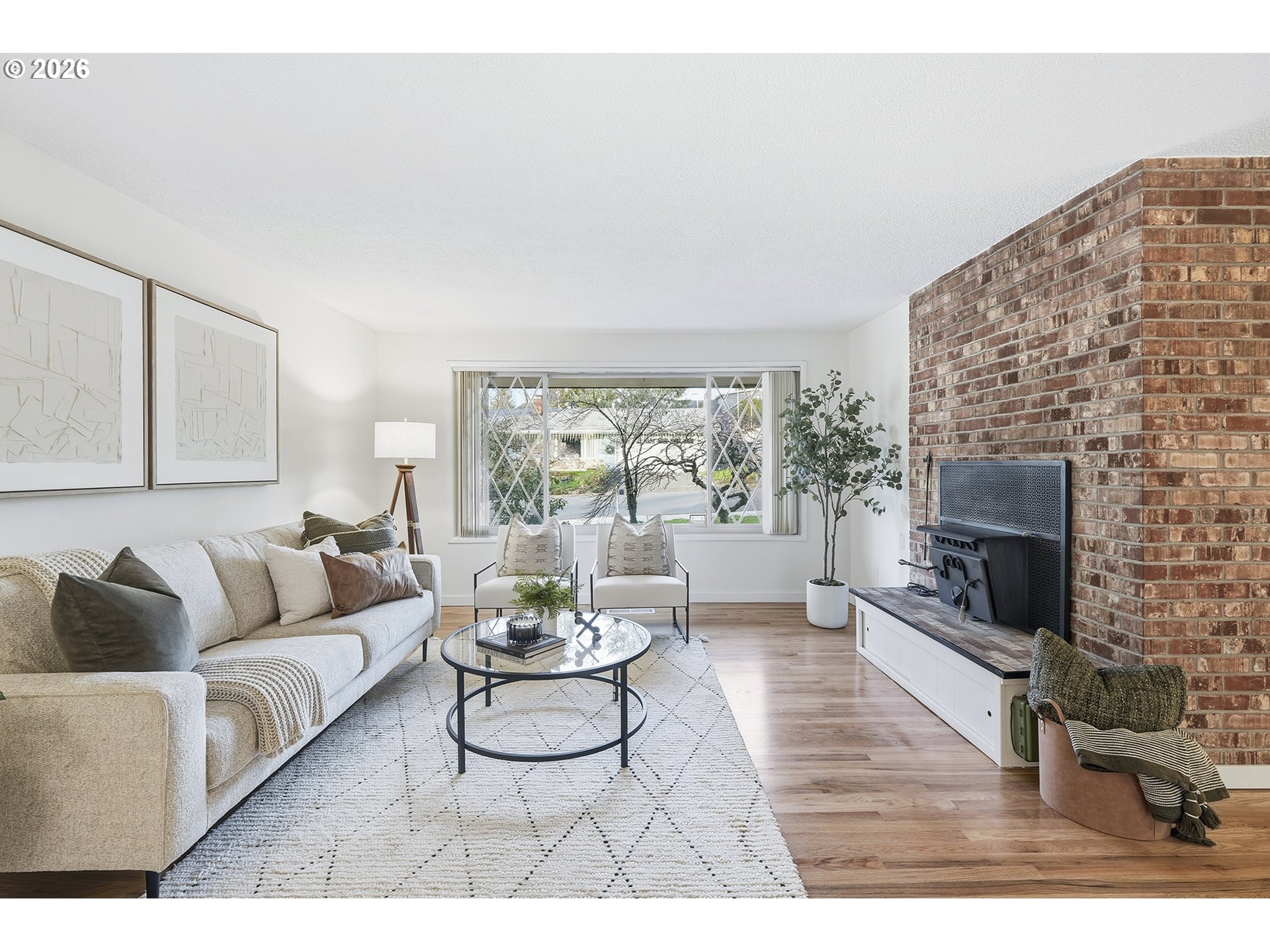 property viewer photo 2
