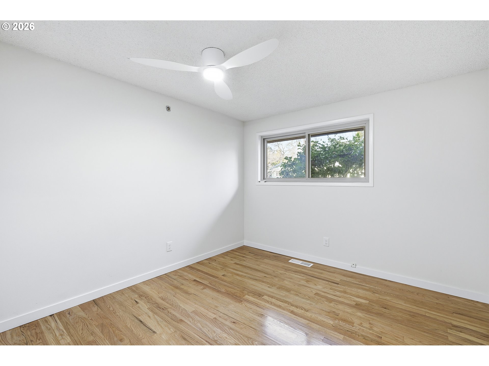 property viewer photo 22