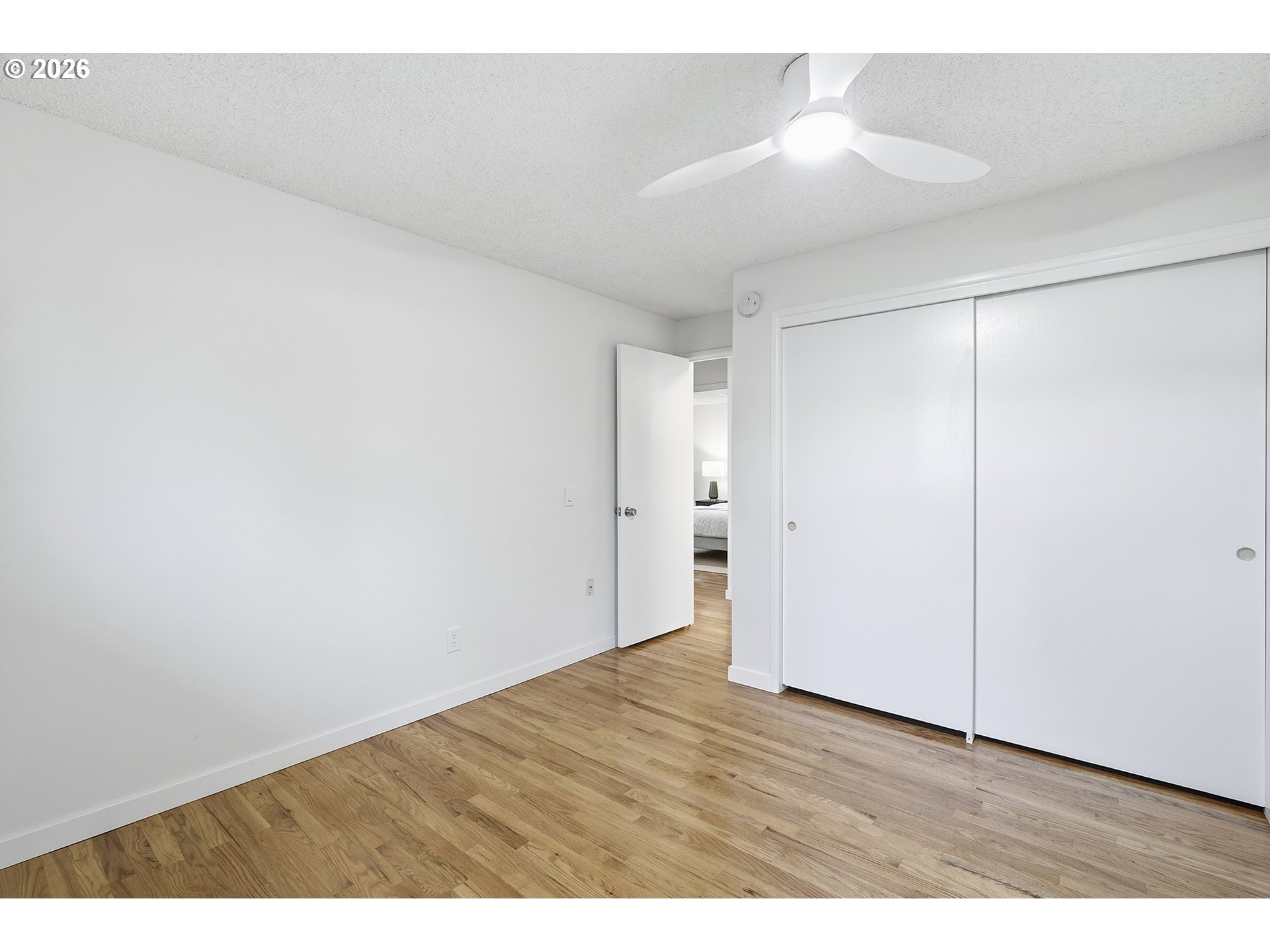 property viewer photo 23