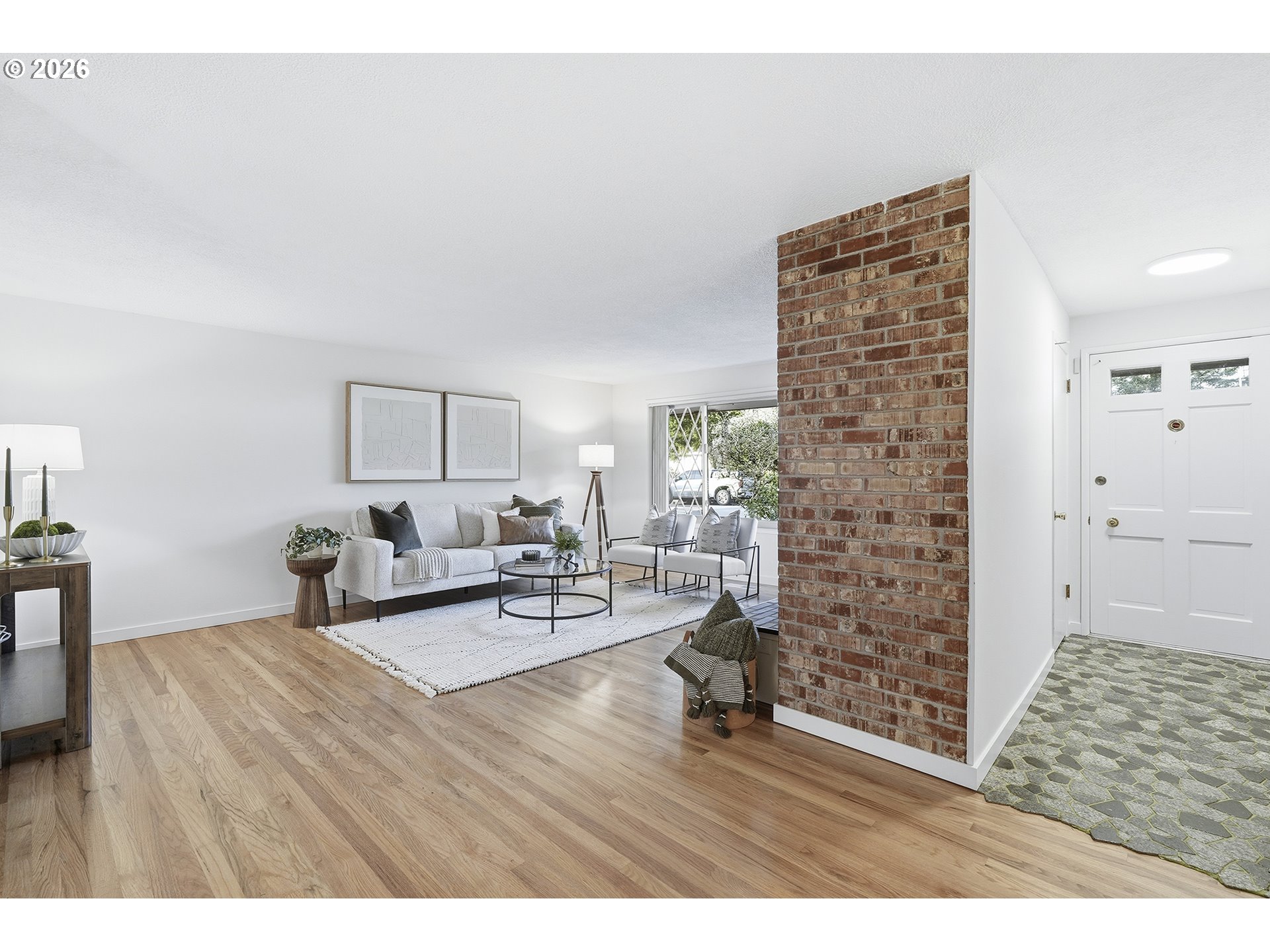 property viewer photo 3