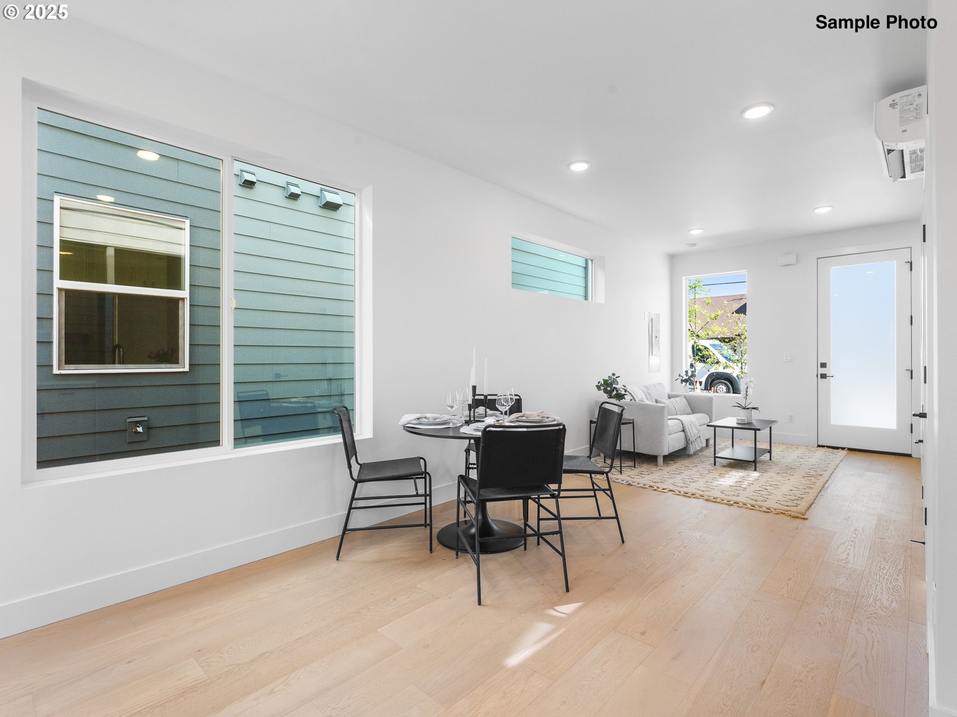 property viewer photo 7