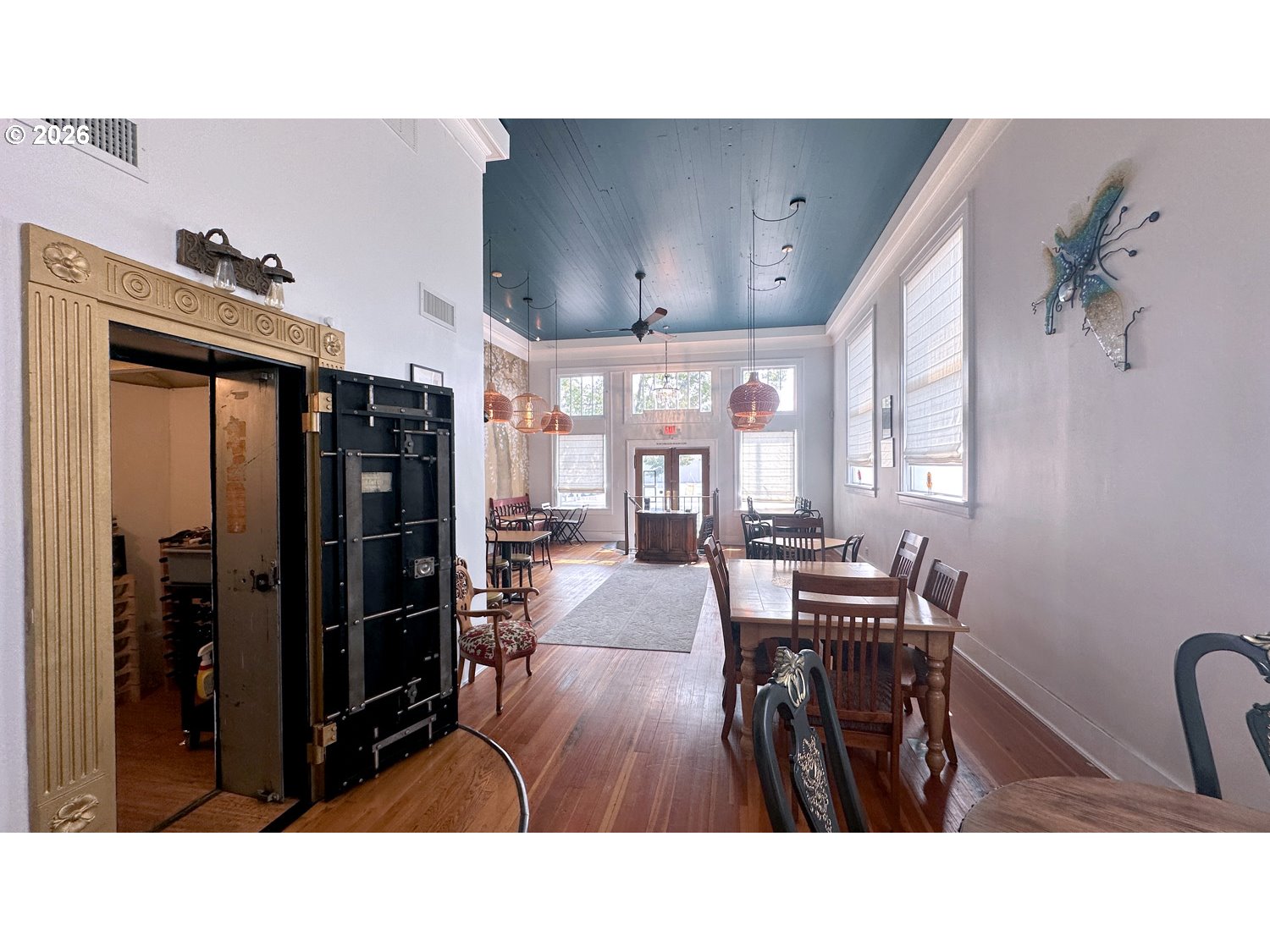 main property photo 8