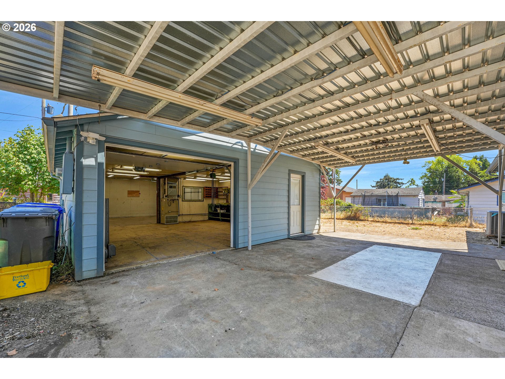 main property photo 28