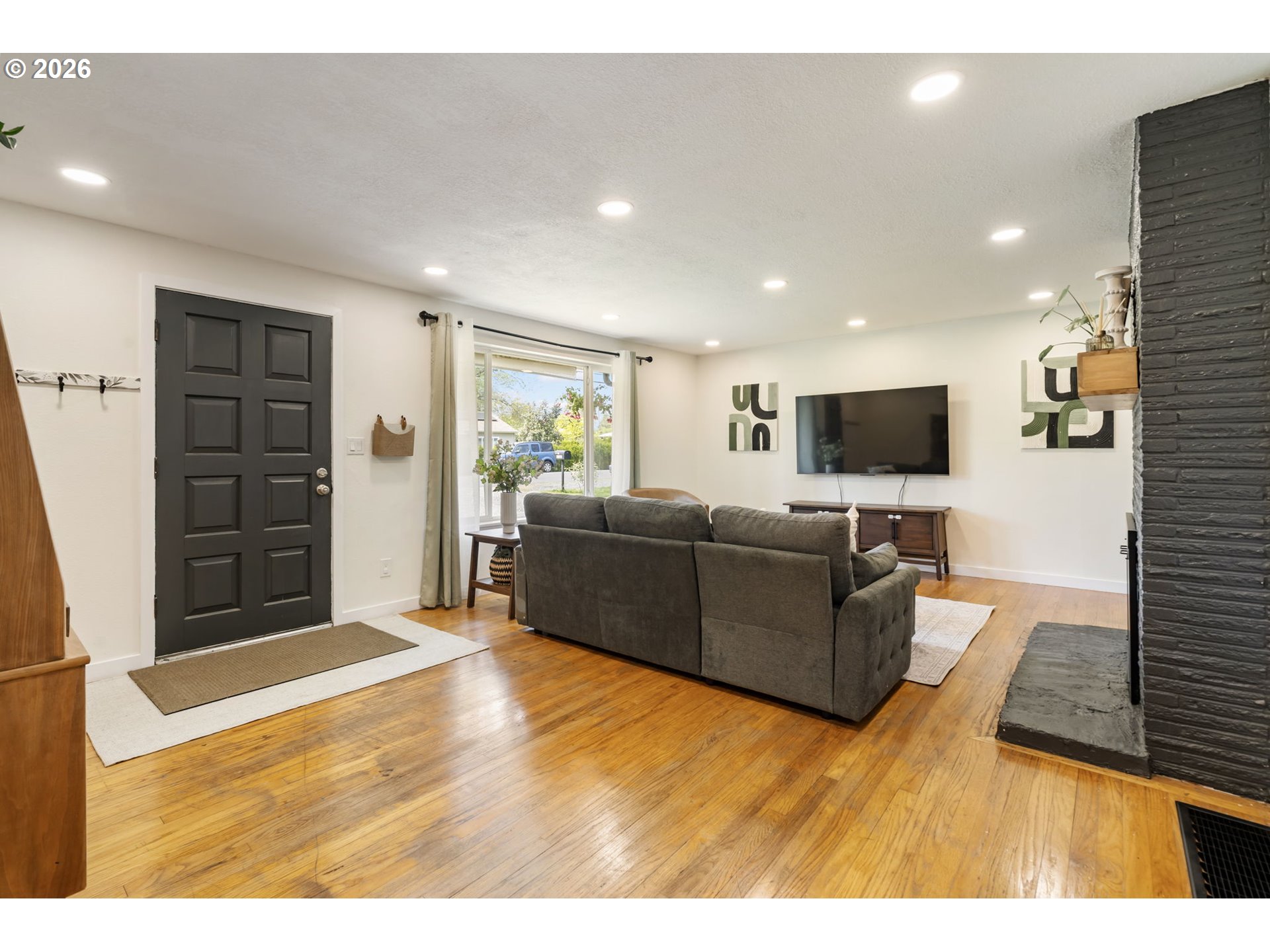 property viewer photo 1