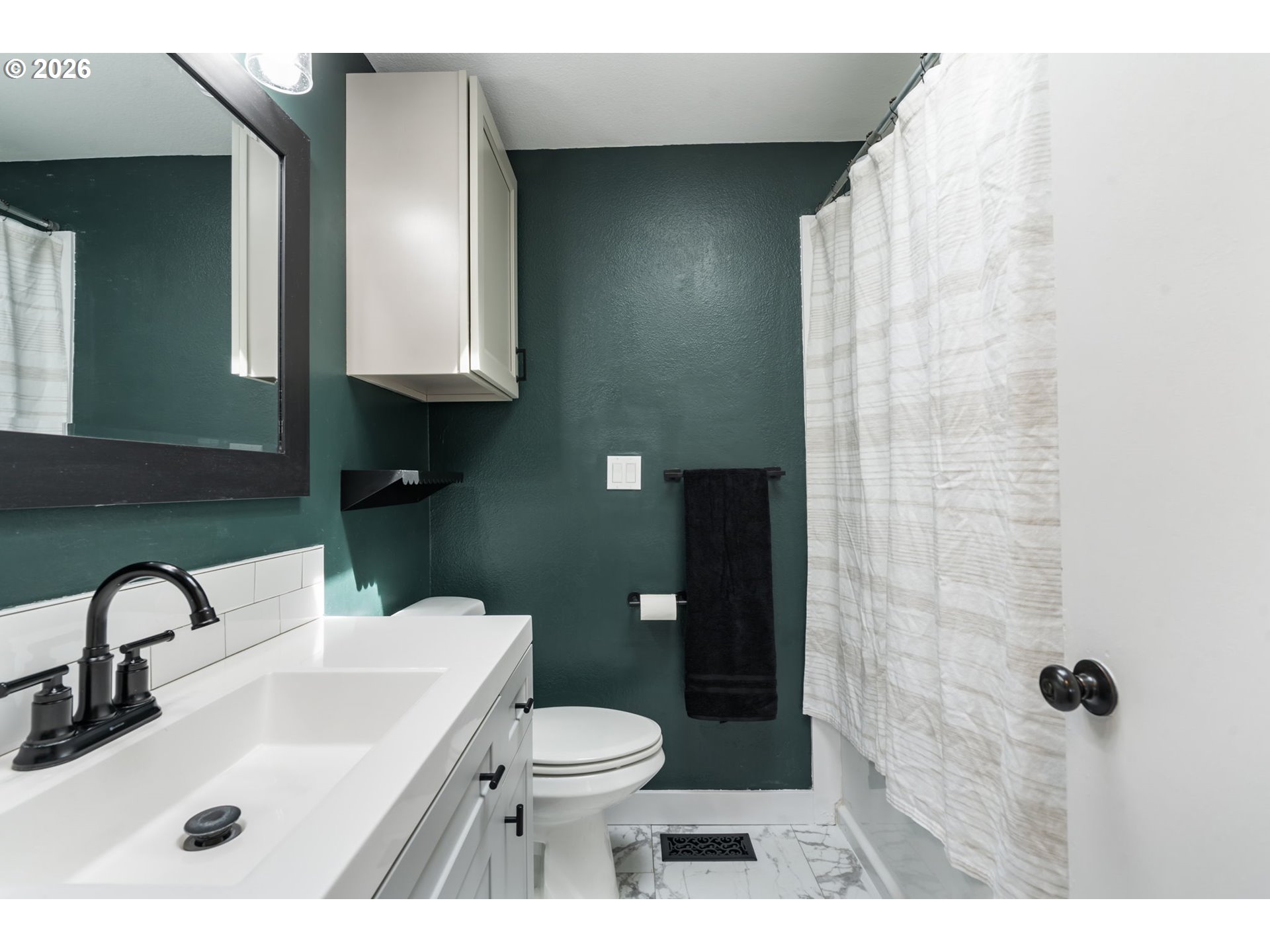 property viewer photo 20